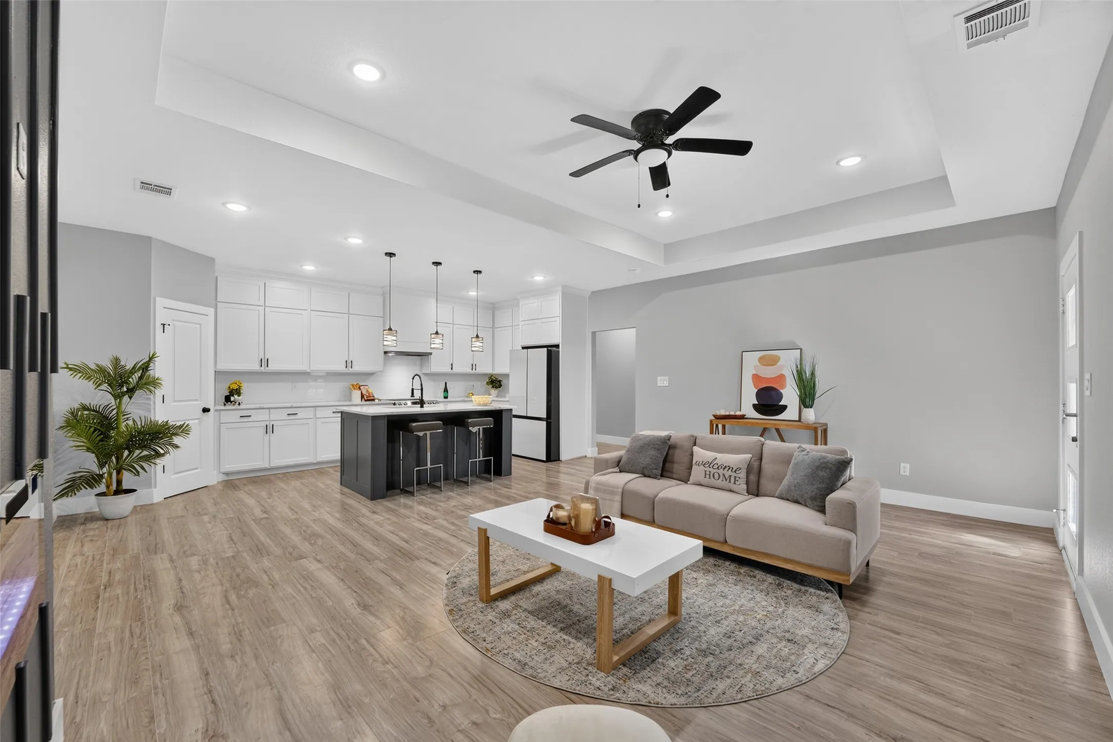 Single Family Residence For Sale in Henderson County , 219 E Beachwood Loop, Trinidad, Texas 75163, 3 Bedroom, 2 Bathroom, 2 Garage spaces, 1,428 Sqft, built in 2023, mls#21380441, Real Estate Agent in Trinidad, Homes For Sale in Henderson county, Homes For Sale in Trinidad, Realtor in Trinidad Texas, Real Estate Brokerage Independent Realty Texas, Luminita Cordes Realtor