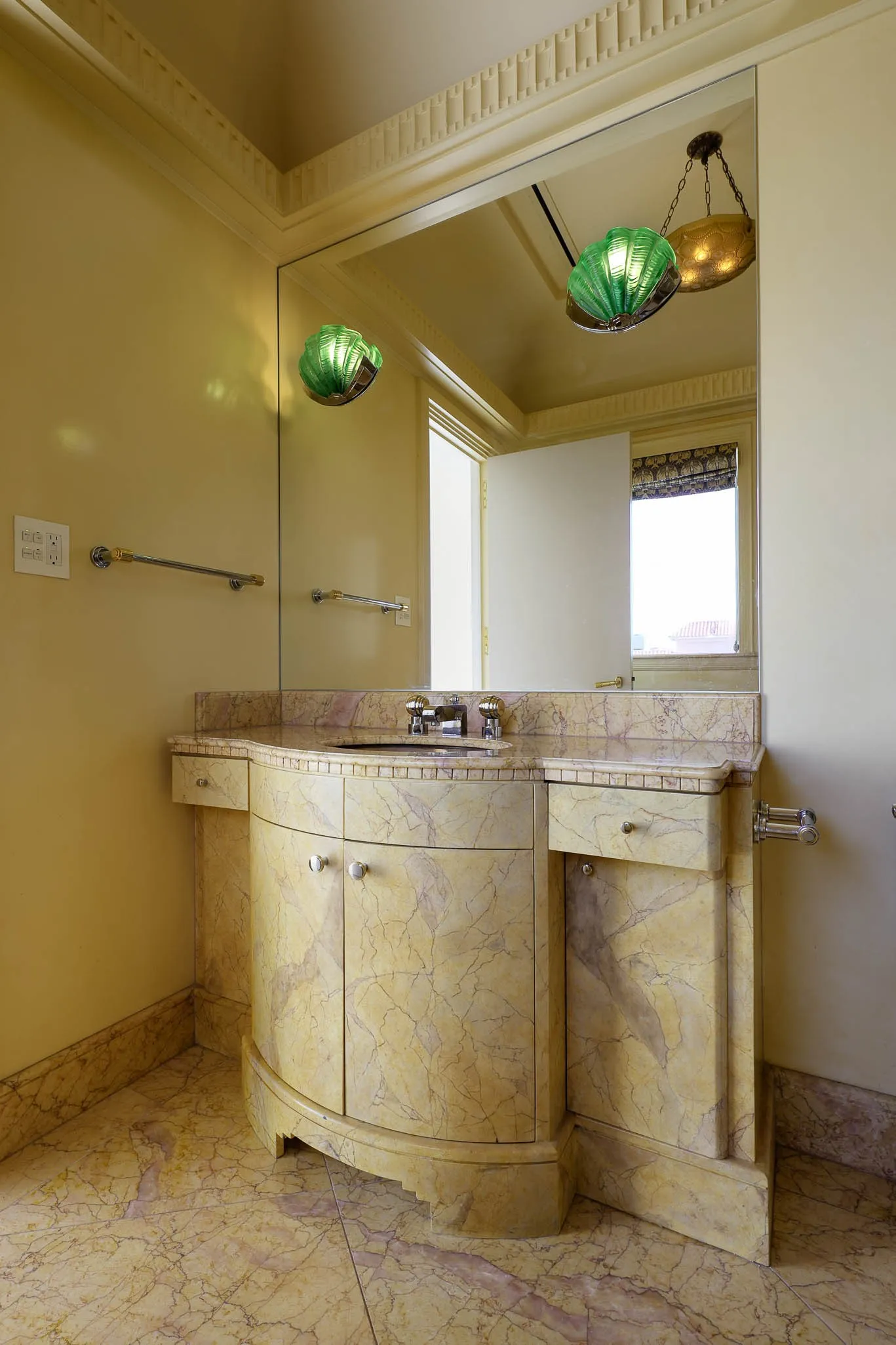 Condominium For Sale in Dallas County , 2801 Turtle Creek Boulevard 8W, Dallas, Texas 75219, 2 Bedroom, 5 Bathroom, 2 Garage spaces, 5,302 Sqft, built in 1992, mls#21380201, Real Estate Agent in Dallas, Homes For Sale in Dallas county, Homes For Sale in Dallas, Realtor in Dallas Texas, Real Estate Brokerage Independent Realty Texas, Luminita Cordes Realtor