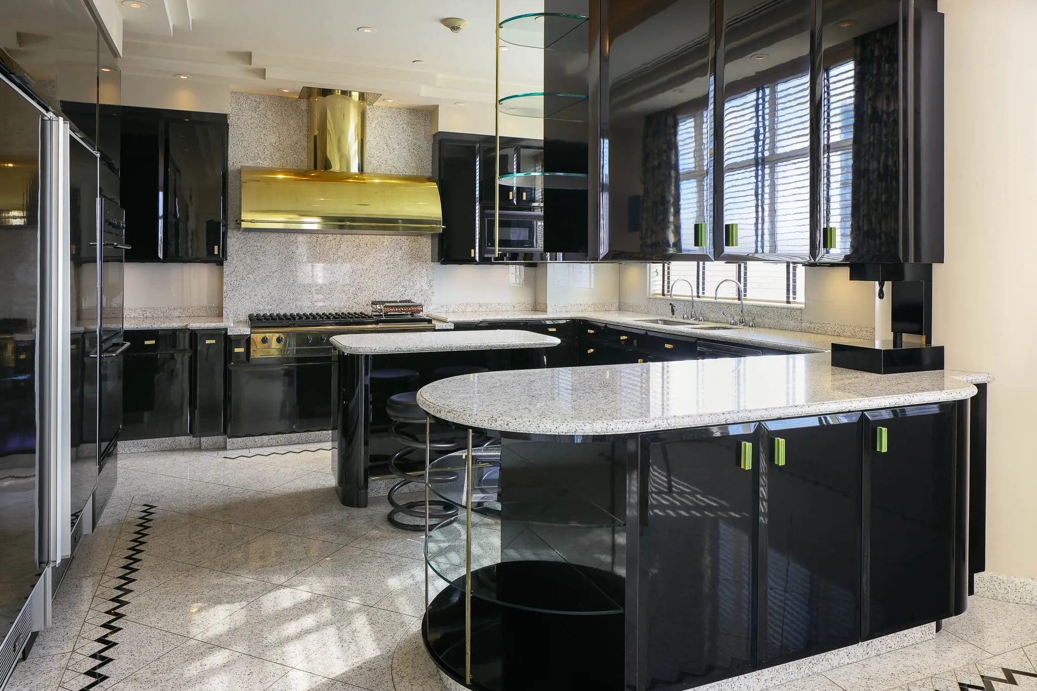 Condominium For Sale in Dallas County , 2801 Turtle Creek Boulevard 8W, Dallas, Texas 75219, 2 Bedroom, 5 Bathroom, 2 Garage spaces, 5,302 Sqft, built in 1992, mls#21380201, Real Estate Agent in Dallas, Homes For Sale in Dallas county, Homes For Sale in Dallas, Realtor in Dallas Texas, Real Estate Brokerage Independent Realty Texas, Luminita Cordes Realtor