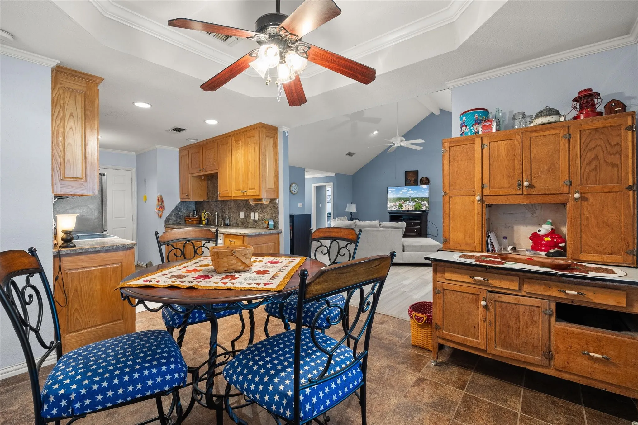Single Family Residence For Sale in Hood County , 612 Parker Lane, Granbury, Texas 76048, 3 Bedroom, 2 Bathroom, 2 Garage spaces, 1,973 Sqft, built in 2006, mls#21380450, Real Estate Agent in Granbury, Homes For Sale in Hood county, Homes For Sale in Granbury, Realtor in Granbury Texas, Real Estate Brokerage Independent Realty Texas, Luminita Cordes Realtor