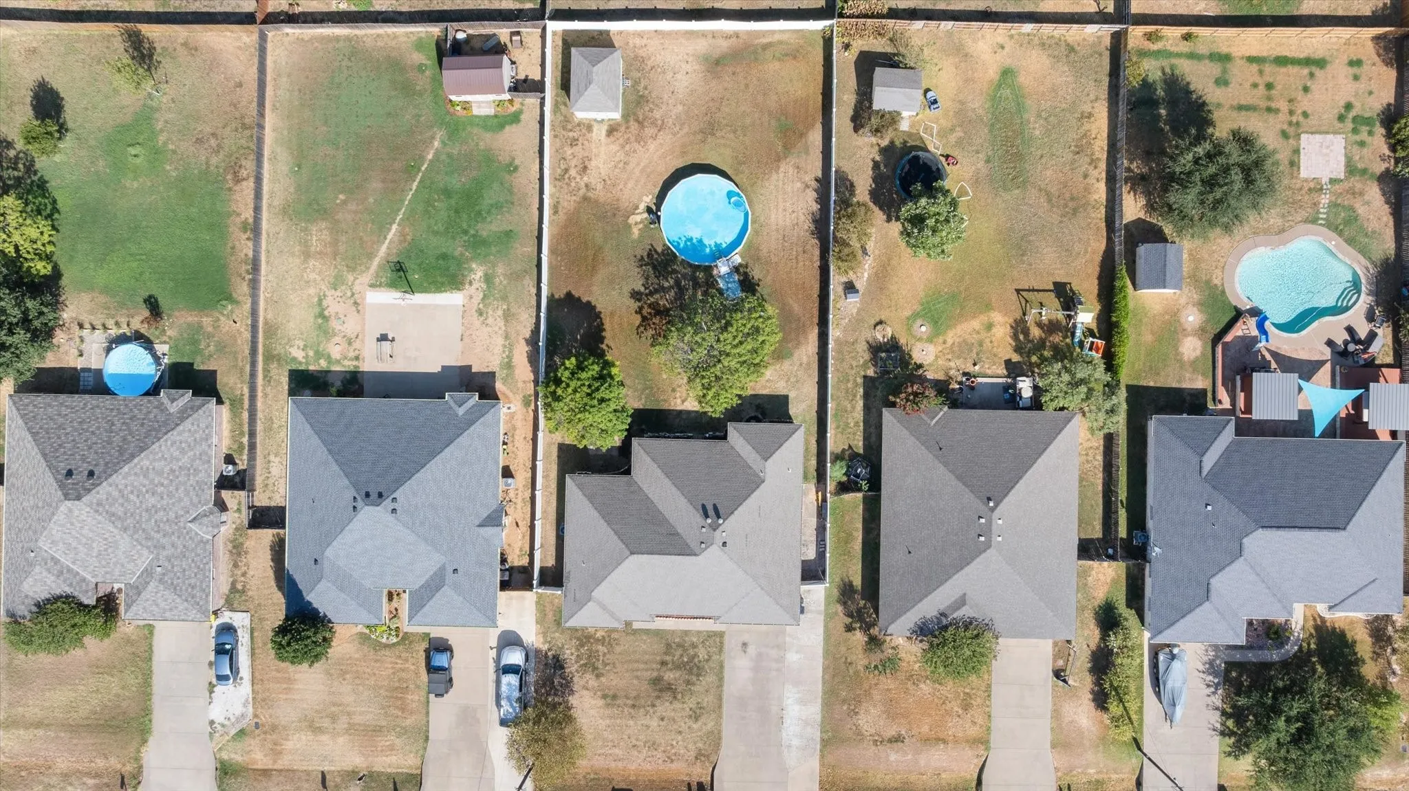 Single Family Residence For Sale in Hood County , 612 Parker Lane, Granbury, Texas 76048, 3 Bedroom, 2 Bathroom, 2 Garage spaces, 1,973 Sqft, built in 2006, mls#21380450, Real Estate Agent in Granbury, Homes For Sale in Hood county, Homes For Sale in Granbury, Realtor in Granbury Texas, Real Estate Brokerage Independent Realty Texas, Luminita Cordes Realtor