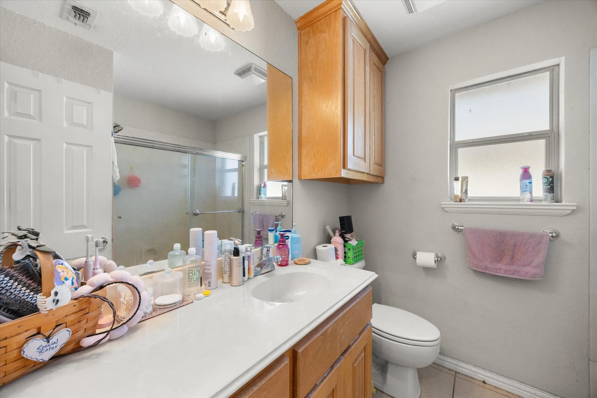 Single Family Residence For Sale in Hood County , 612 Parker Lane, Granbury, Texas 76048, 3 Bedroom, 2 Bathroom, 2 Garage spaces, 1,973 Sqft, built in 2006, mls#21380450, Real Estate Agent in Granbury, Homes For Sale in Hood county, Homes For Sale in Granbury, Realtor in Granbury Texas, Real Estate Brokerage Independent Realty Texas, Luminita Cordes Realtor