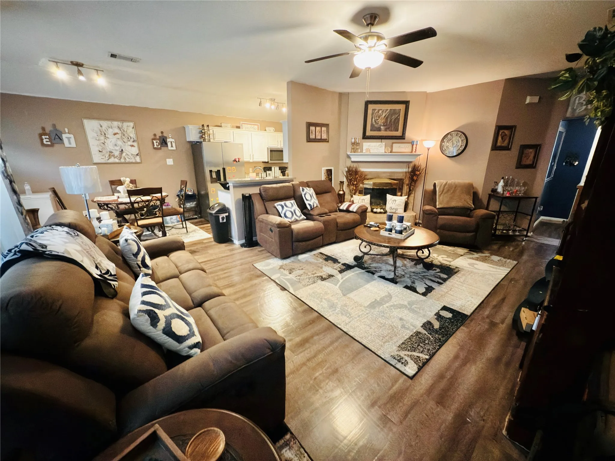 Single Family Residence For Sale in Kaufman County , 101 Jackson Drive, Terrell, Texas 75160, 3 Bedroom, 2 Bathroom, 2 Garage spaces, 1,278 Sqft, built in 2002, mls#21380452, Real Estate Agent in Terrell, Homes For Sale in Kaufman county, Homes For Sale in Terrell, Realtor in Terrell Texas, Real Estate Brokerage Independent Realty Texas, Luminita Cordes Realtor