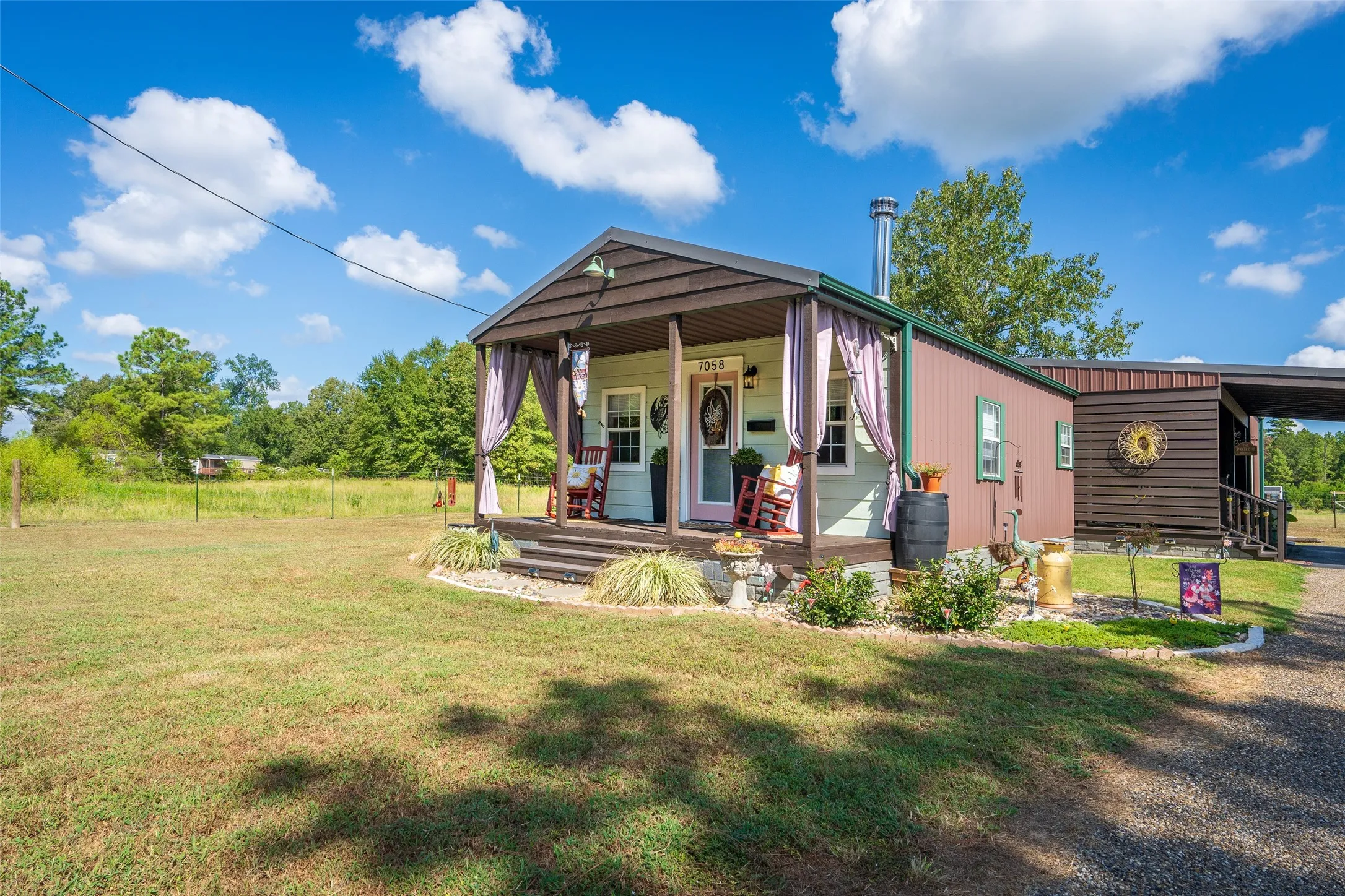 Single Family Residence For Sale in Panola County , 7058 FM 959, Tatum, Texas 75691, 1 Bedroom, 1 Bathroom, Garage spaces, 792 Sqft, built in 2008, mls#21380254, Real Estate Agent in Tatum, Homes For Sale in Panola county, Homes For Sale in Tatum, Realtor in Tatum Texas, Real Estate Brokerage Independent Realty Texas, Luminita Cordes Realtor