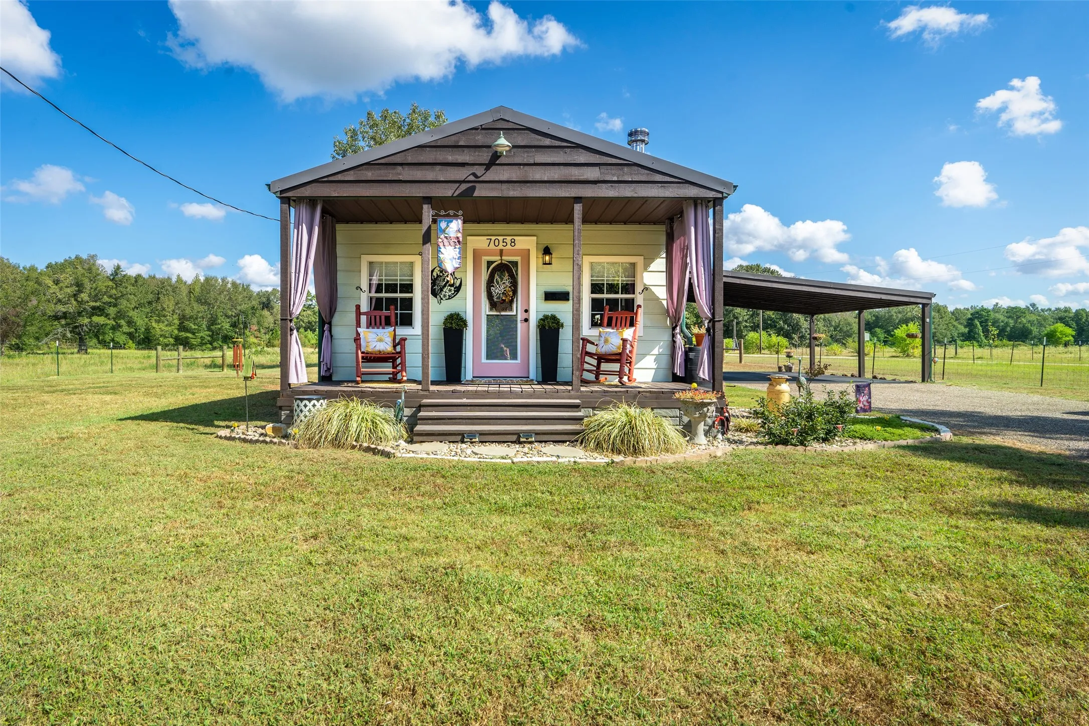 Single Family Residence For Sale in Panola County , 7058 FM 959, Tatum, Texas 75691, 1 Bedroom, 1 Bathroom, Garage spaces, 792 Sqft, built in 2008, mls#21380254, Real Estate Agent in Tatum, Homes For Sale in Panola county, Homes For Sale in Tatum, Realtor in Tatum Texas, Real Estate Brokerage Independent Realty Texas, Luminita Cordes Realtor