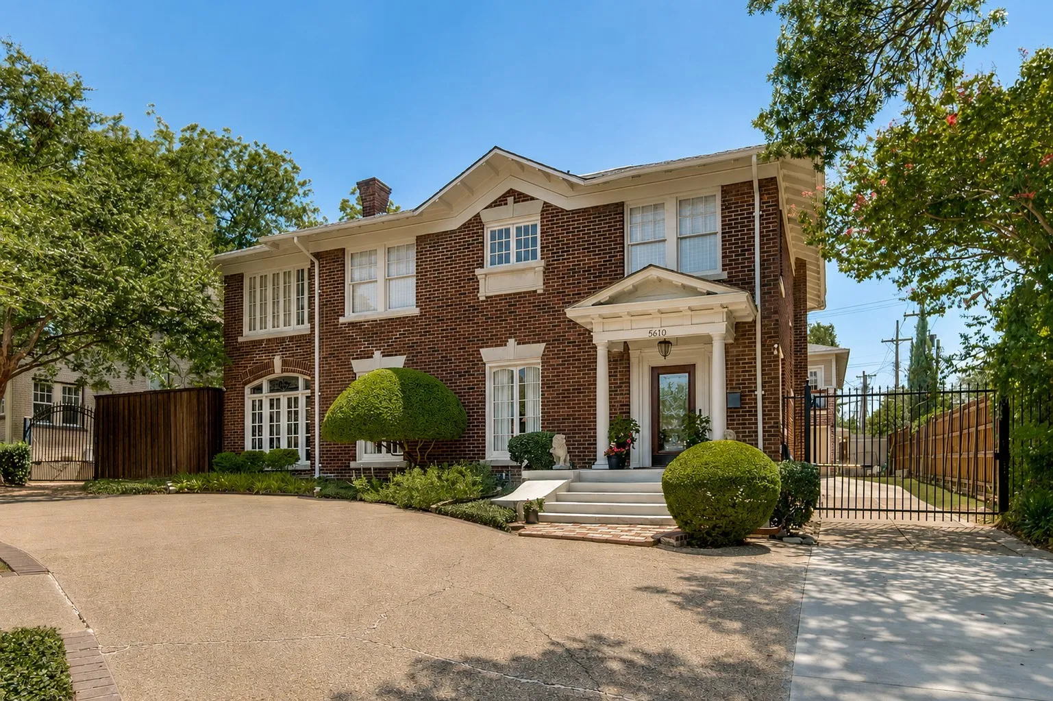 Single Family Residence For Sale in Dallas County , 5610 Gaston Avenue, Dallas, Texas 75214, 4 Bedroom, 3 Bathroom, 4 Garage spaces, 2,915 Sqft, built in 1923, mls#21355957, Real Estate Agent in Dallas, Homes For Sale in Dallas county, Homes For Sale in Dallas, Realtor in Dallas Texas, Real Estate Brokerage Independent Realty Texas, Luminita Cordes Realtor