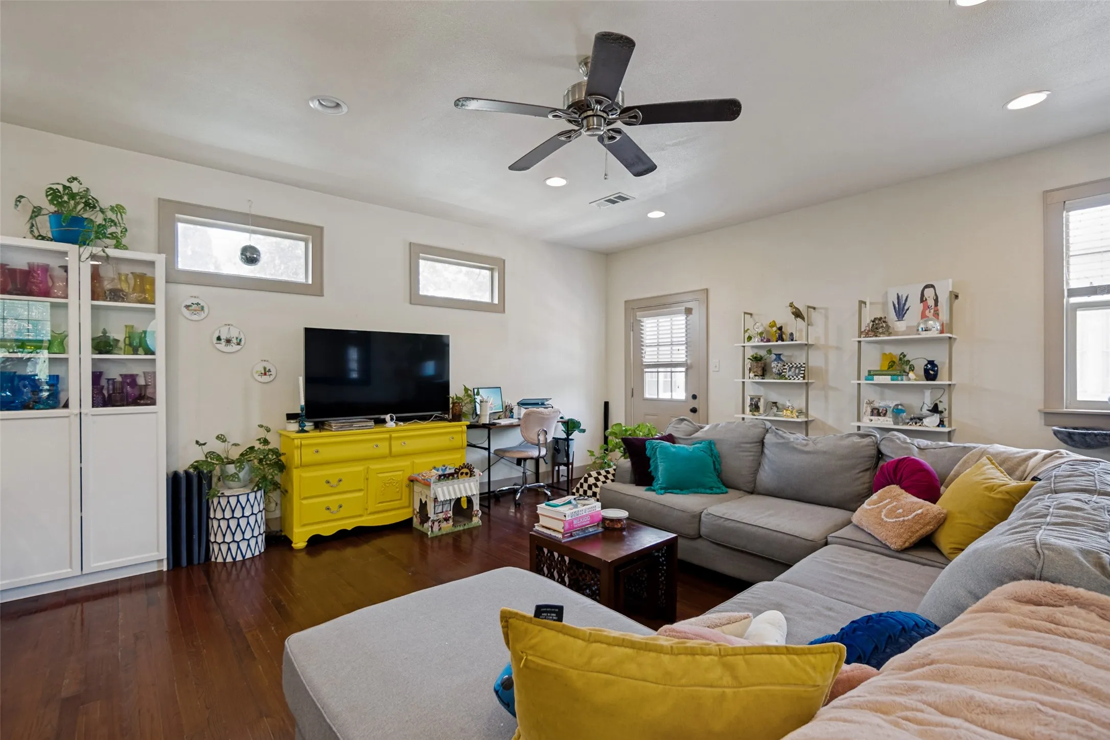 Single Family Residence For Sale in Dallas County , 5610 Gaston Avenue, Dallas, Texas 75214, 4 Bedroom, 3 Bathroom, 4 Garage spaces, 2,915 Sqft, built in 1923, mls#21355957, Real Estate Agent in Dallas, Homes For Sale in Dallas county, Homes For Sale in Dallas, Realtor in Dallas Texas, Real Estate Brokerage Independent Realty Texas, Luminita Cordes Realtor