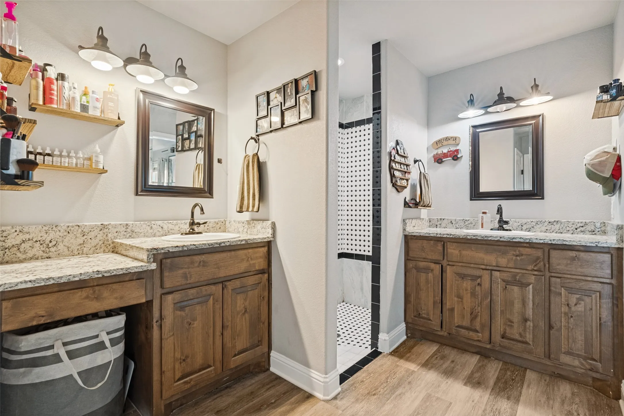 Single Family Residence For Sale in Hood County , 2324 Creek Drive, Granbury, Texas 76048, 3 Bedroom, 2 Bathroom, 2 Garage spaces, 1,538 Sqft, built in 2018, mls#21377993, Real Estate Agent in Granbury, Homes For Sale in Hood county, Homes For Sale in Granbury, Realtor in Granbury Texas, Real Estate Brokerage Independent Realty Texas, Luminita Cordes Realtor
