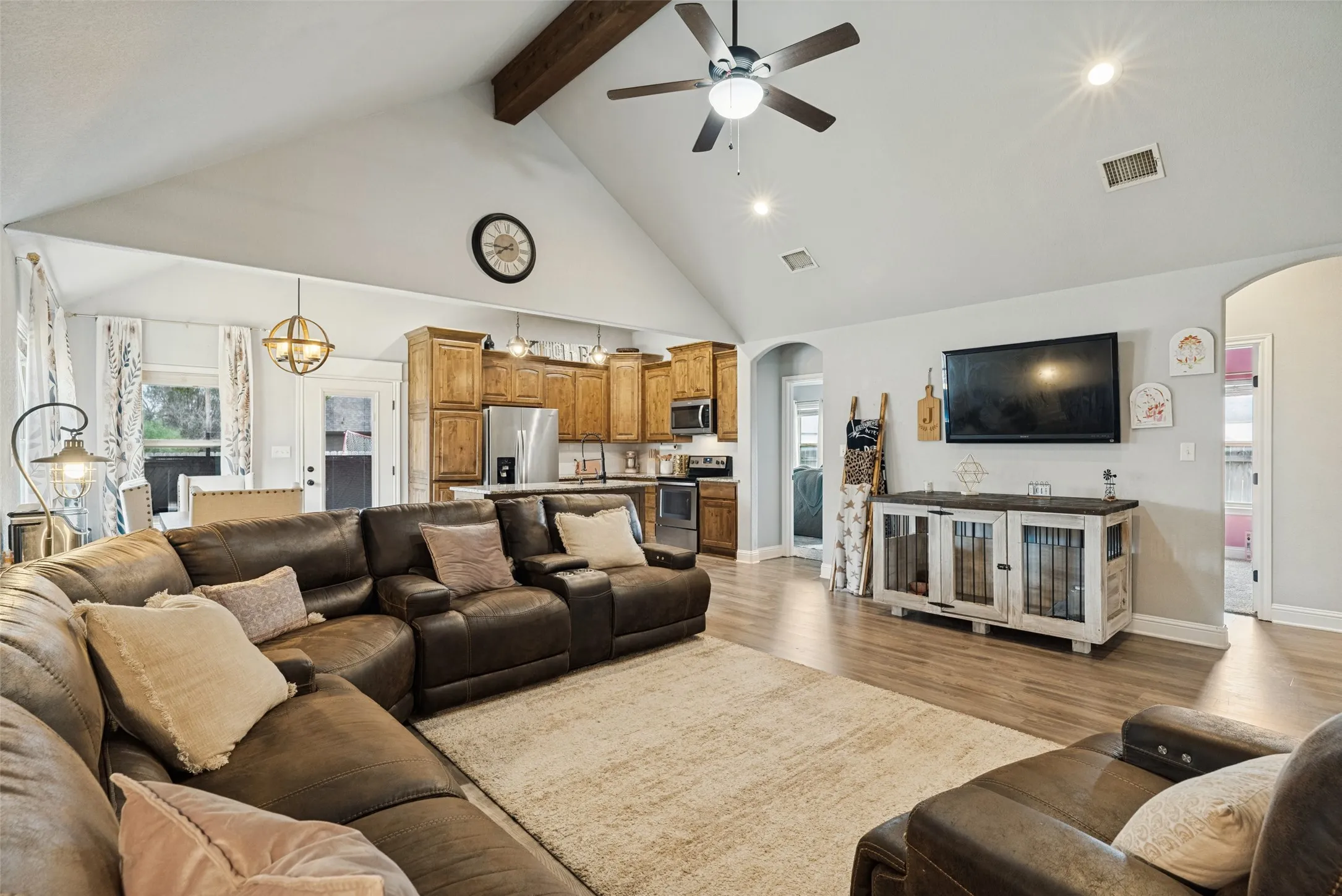 Single Family Residence For Sale in Hood County , 2324 Creek Drive, Granbury, Texas 76048, 3 Bedroom, 2 Bathroom, 2 Garage spaces, 1,538 Sqft, built in 2018, mls#21377993, Real Estate Agent in Granbury, Homes For Sale in Hood county, Homes For Sale in Granbury, Realtor in Granbury Texas, Real Estate Brokerage Independent Realty Texas, Luminita Cordes Realtor