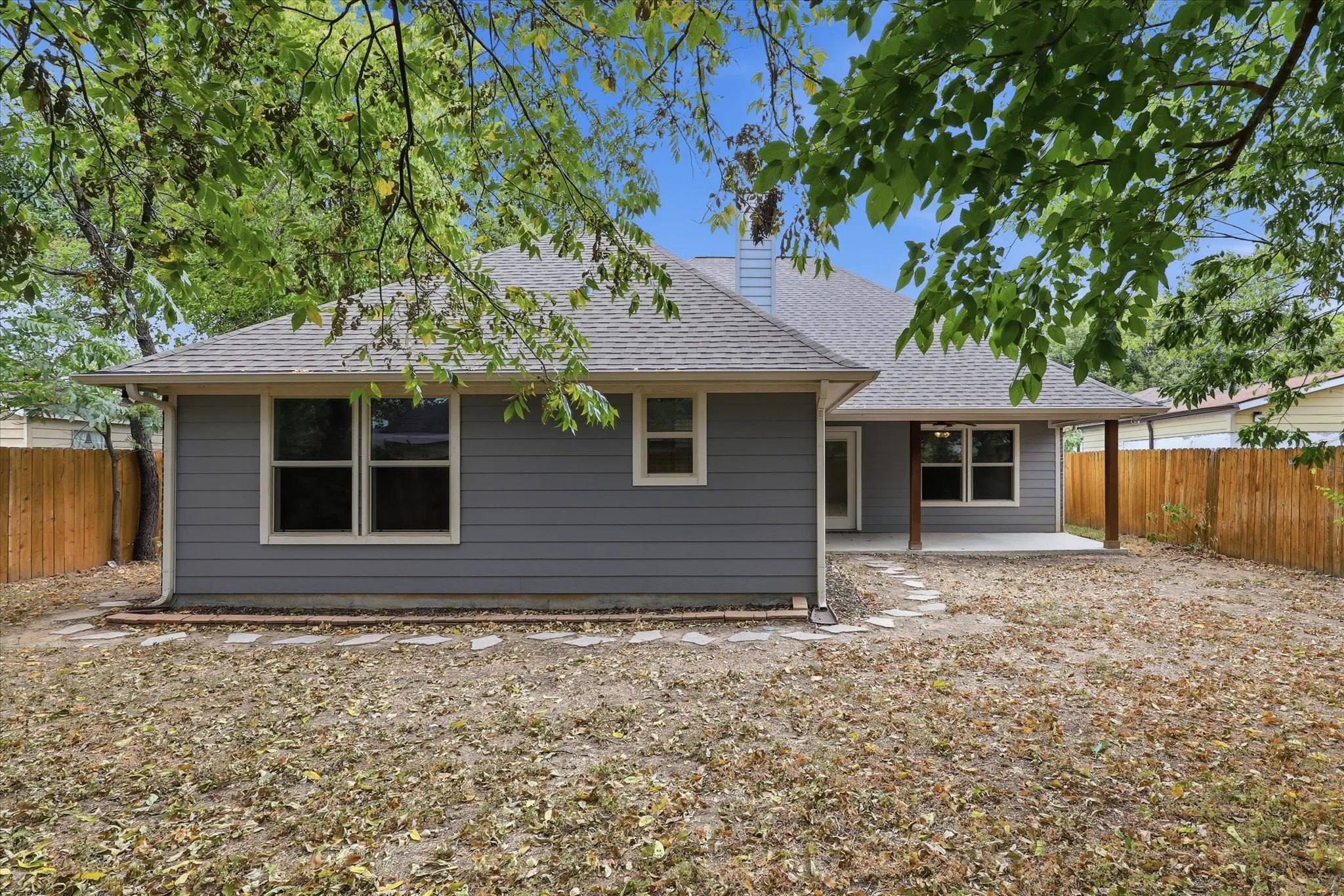 Single Family Residence For Sale in Tarrant County , 603 Oaklawn Drive, River Oaks, Texas 76114, 4 Bedroom, 3 Bathroom, 2 Garage spaces, 1,875 Sqft, built in 2019, mls#21378567, Real Estate Agent in River Oaks, Homes For Sale in Tarrant county, Homes For Sale in River Oaks, Realtor in River Oaks Texas, Real Estate Brokerage Independent Realty Texas, Luminita Cordes Realtor