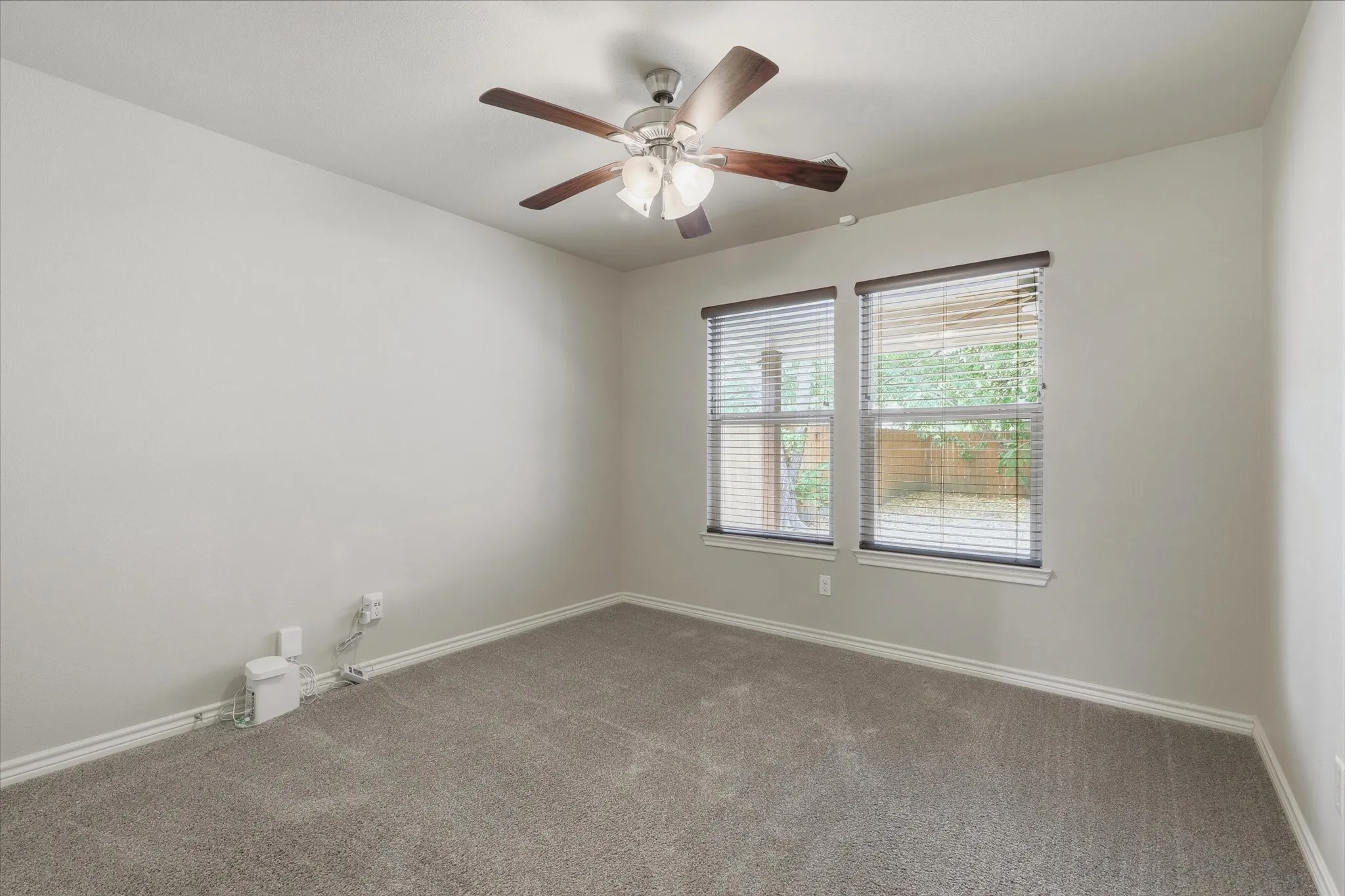 Single Family Residence For Sale in Tarrant County , 603 Oaklawn Drive, River Oaks, Texas 76114, 4 Bedroom, 3 Bathroom, 2 Garage spaces, 1,875 Sqft, built in 2019, mls#21378567, Real Estate Agent in River Oaks, Homes For Sale in Tarrant county, Homes For Sale in River Oaks, Realtor in River Oaks Texas, Real Estate Brokerage Independent Realty Texas, Luminita Cordes Realtor
