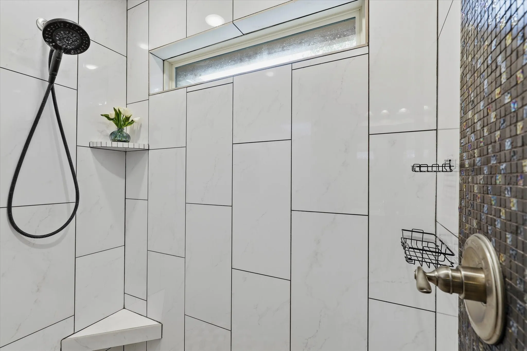 Single Family Residence For Sale in Tarrant County , 603 Oaklawn Drive, River Oaks, Texas 76114, 4 Bedroom, 3 Bathroom, 2 Garage spaces, 1,875 Sqft, built in 2019, mls#21378567, Real Estate Agent in River Oaks, Homes For Sale in Tarrant county, Homes For Sale in River Oaks, Realtor in River Oaks Texas, Real Estate Brokerage Independent Realty Texas, Luminita Cordes Realtor