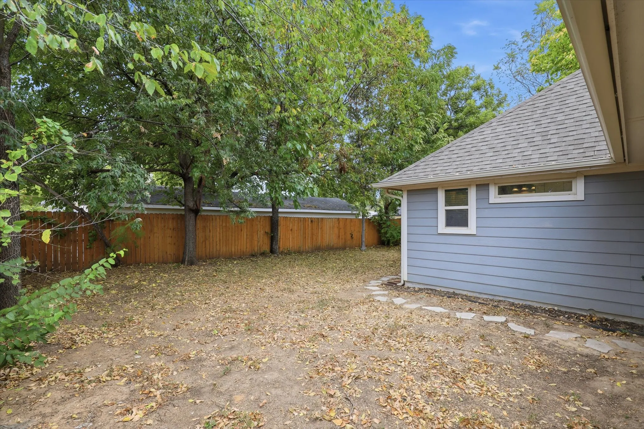 Single Family Residence For Sale in Tarrant County , 603 Oaklawn Drive, River Oaks, Texas 76114, 4 Bedroom, 3 Bathroom, 2 Garage spaces, 1,875 Sqft, built in 2019, mls#21378567, Real Estate Agent in River Oaks, Homes For Sale in Tarrant county, Homes For Sale in River Oaks, Realtor in River Oaks Texas, Real Estate Brokerage Independent Realty Texas, Luminita Cordes Realtor