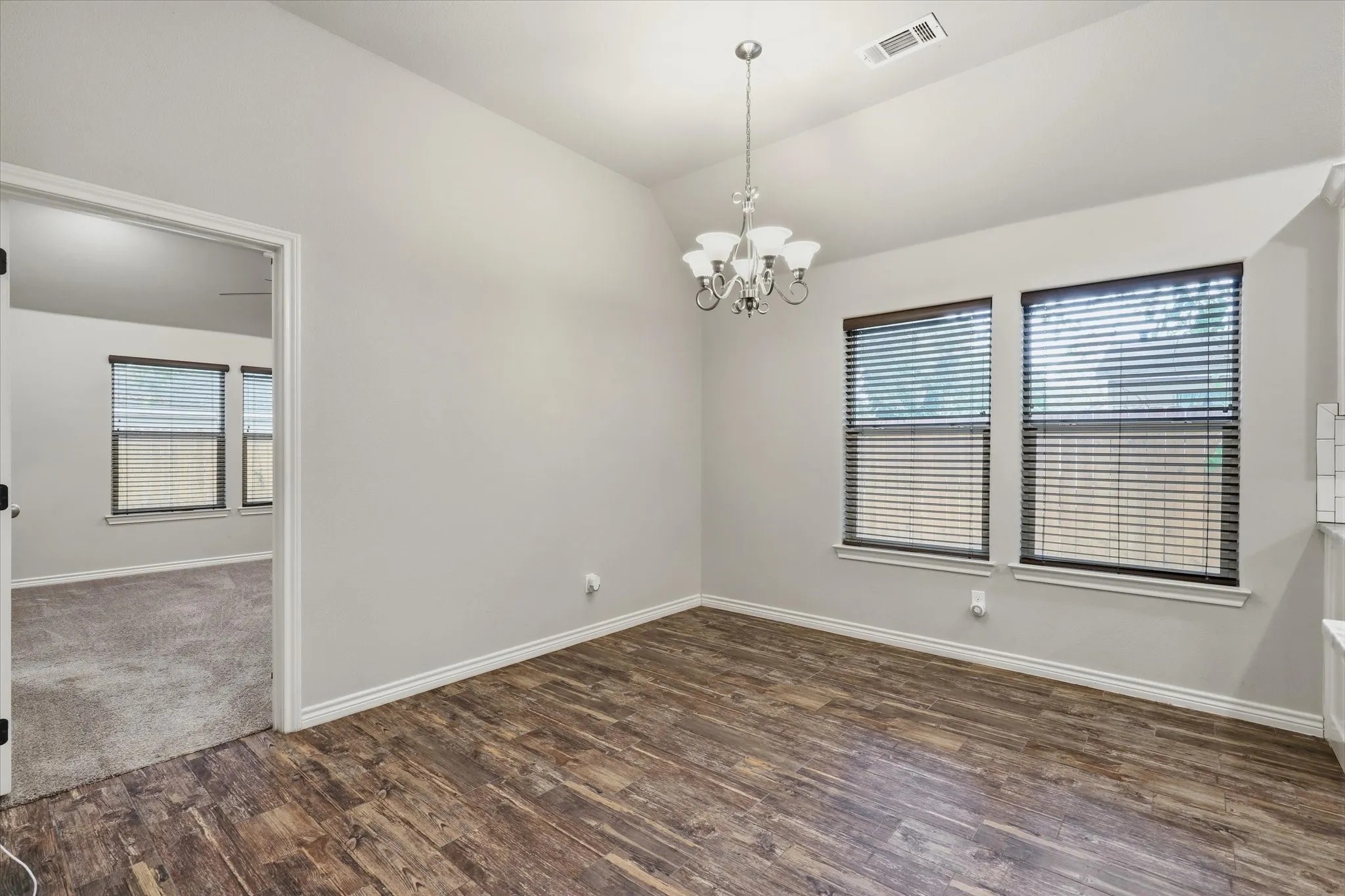 Single Family Residence For Sale in Tarrant County , 603 Oaklawn Drive, River Oaks, Texas 76114, 4 Bedroom, 3 Bathroom, 2 Garage spaces, 1,875 Sqft, built in 2019, mls#21378567, Real Estate Agent in River Oaks, Homes For Sale in Tarrant county, Homes For Sale in River Oaks, Realtor in River Oaks Texas, Real Estate Brokerage Independent Realty Texas, Luminita Cordes Realtor