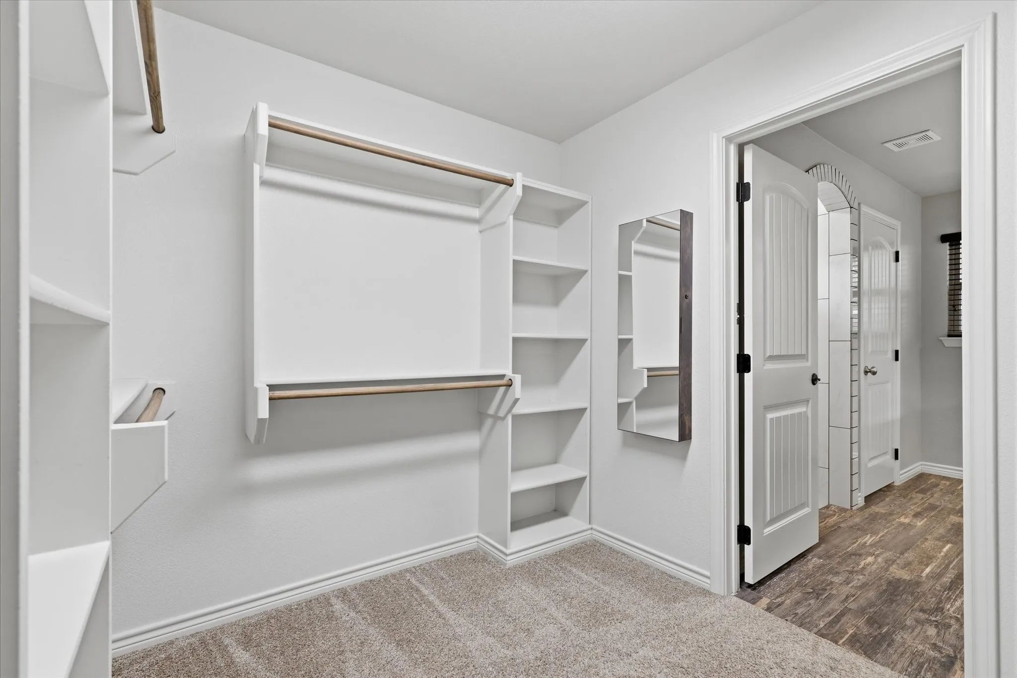 Single Family Residence For Sale in Tarrant County , 603 Oaklawn Drive, River Oaks, Texas 76114, 4 Bedroom, 3 Bathroom, 2 Garage spaces, 1,875 Sqft, built in 2019, mls#21378567, Real Estate Agent in River Oaks, Homes For Sale in Tarrant county, Homes For Sale in River Oaks, Realtor in River Oaks Texas, Real Estate Brokerage Independent Realty Texas, Luminita Cordes Realtor