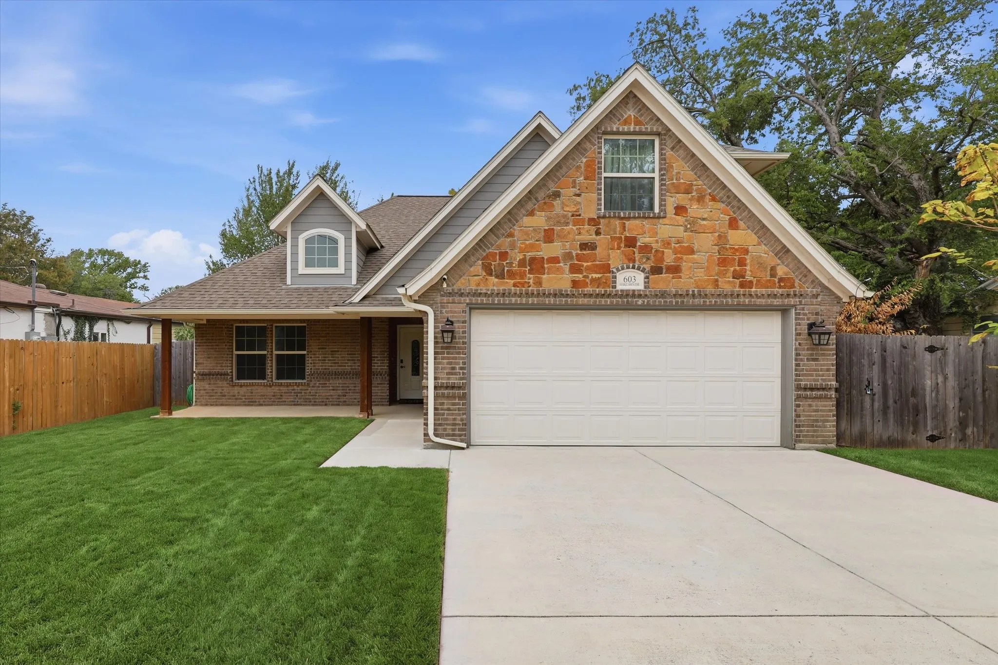 Single Family Residence For Sale in Tarrant County , 603 Oaklawn Drive, River Oaks, Texas 76114, 4 Bedroom, 3 Bathroom, 2 Garage spaces, 1,875 Sqft, built in 2019, mls#21378567, Real Estate Agent in River Oaks, Homes For Sale in Tarrant county, Homes For Sale in River Oaks, Realtor in River Oaks Texas, Real Estate Brokerage Independent Realty Texas, Luminita Cordes Realtor
