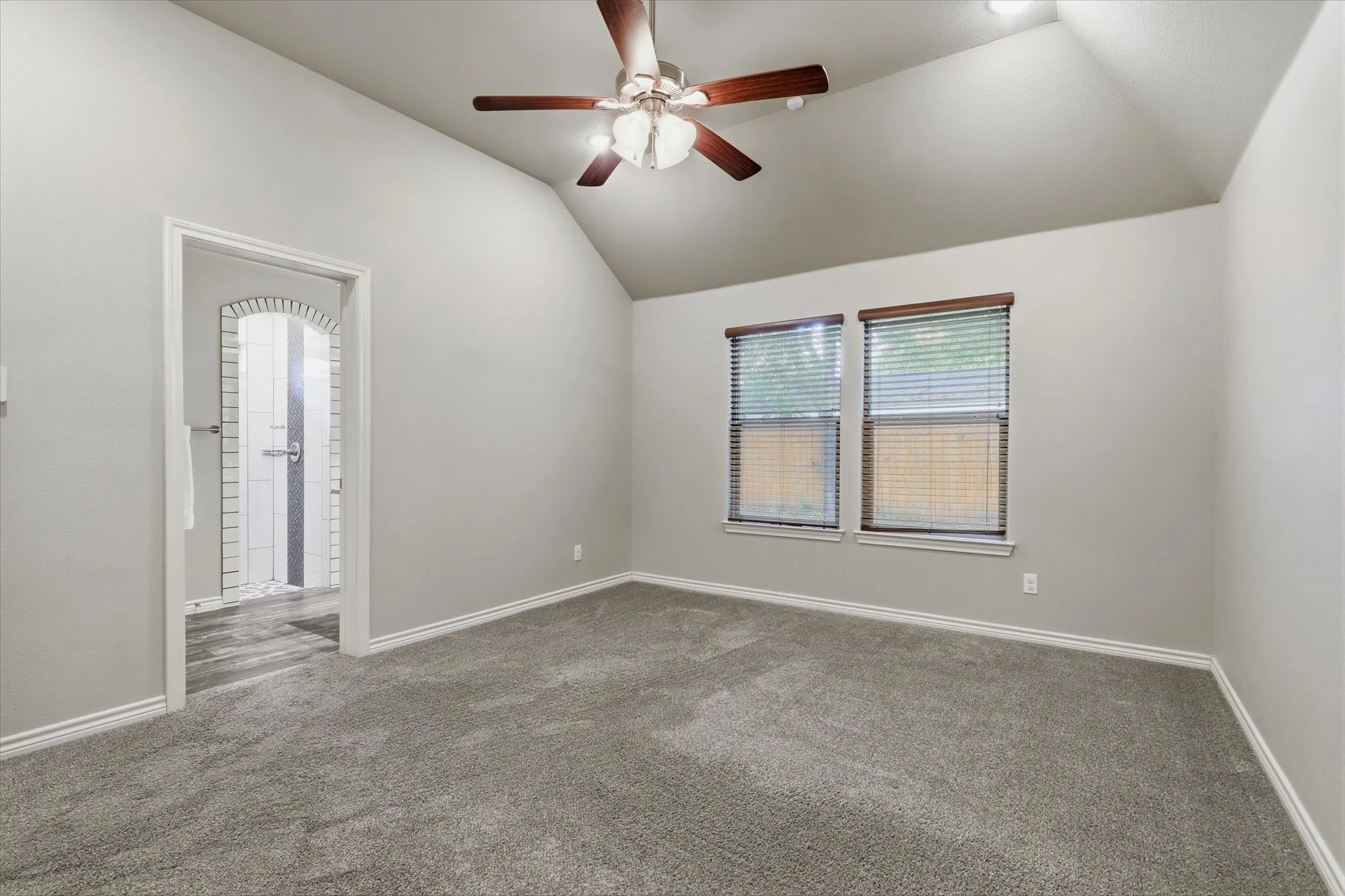 Single Family Residence For Sale in Tarrant County , 603 Oaklawn Drive, River Oaks, Texas 76114, 4 Bedroom, 3 Bathroom, 2 Garage spaces, 1,875 Sqft, built in 2019, mls#21378567, Real Estate Agent in River Oaks, Homes For Sale in Tarrant county, Homes For Sale in River Oaks, Realtor in River Oaks Texas, Real Estate Brokerage Independent Realty Texas, Luminita Cordes Realtor