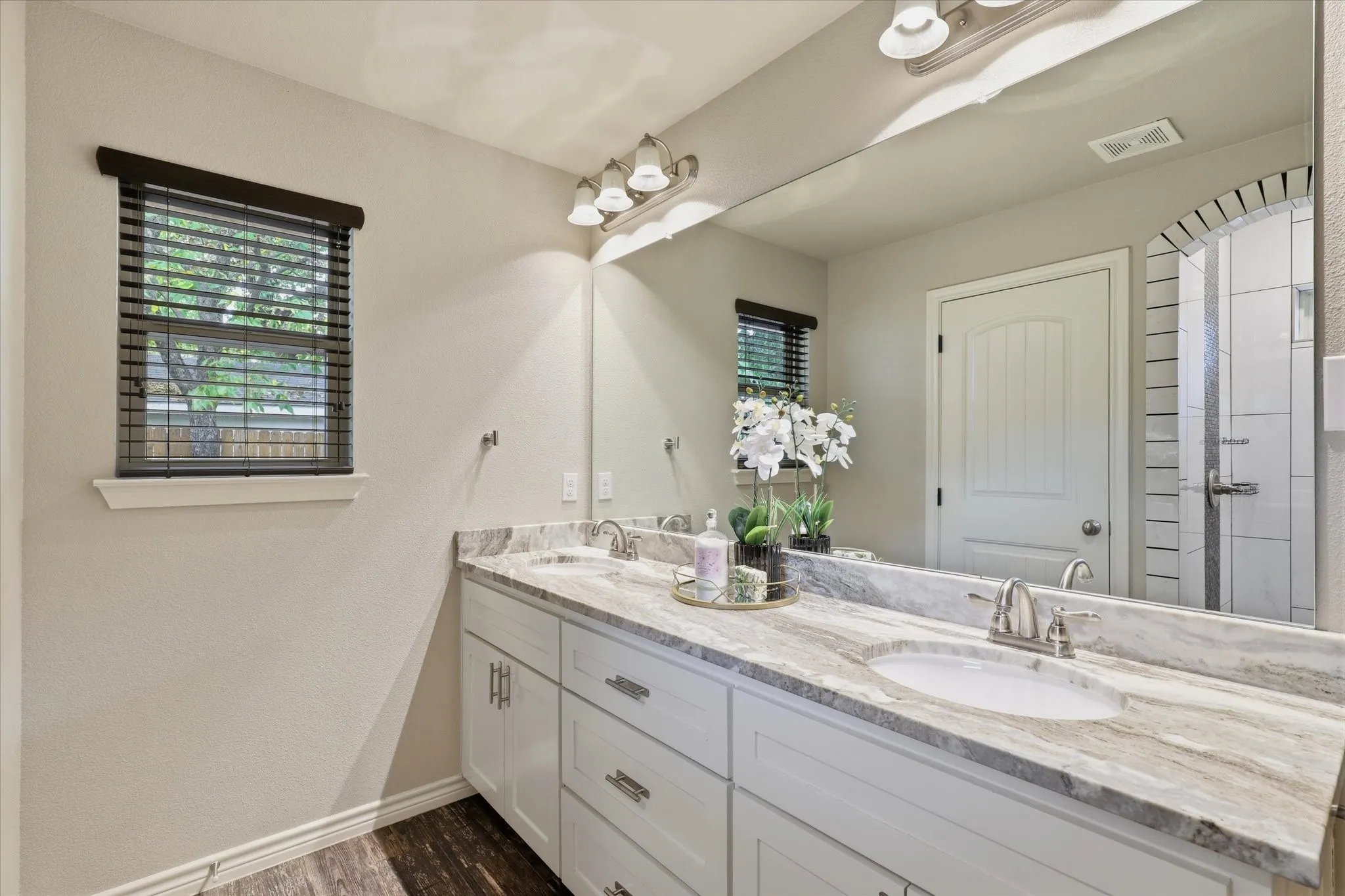 Single Family Residence For Sale in Tarrant County , 603 Oaklawn Drive, River Oaks, Texas 76114, 4 Bedroom, 3 Bathroom, 2 Garage spaces, 1,875 Sqft, built in 2019, mls#21378567, Real Estate Agent in River Oaks, Homes For Sale in Tarrant county, Homes For Sale in River Oaks, Realtor in River Oaks Texas, Real Estate Brokerage Independent Realty Texas, Luminita Cordes Realtor