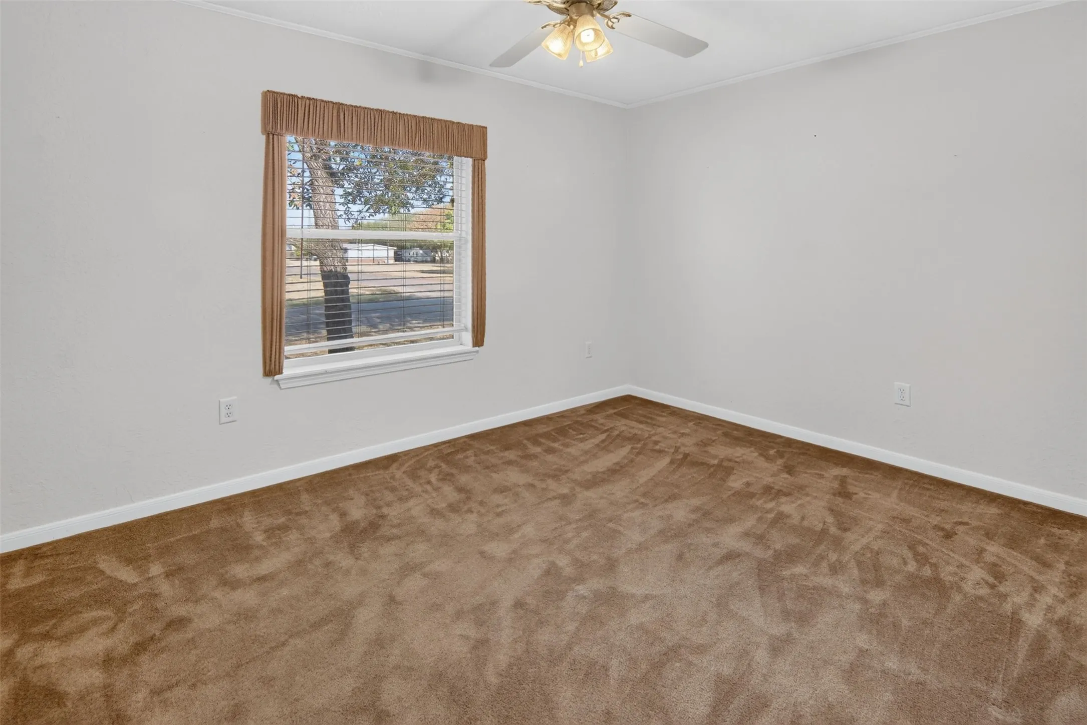 Manufactured Home For Sale in Young County , 1200 1st Street, Graham, Texas 76450, 3 Bedroom, 2 Bathroom, 2 Garage spaces, 1,680 Sqft, built in 2005, mls#21377381, Real Estate Agent in Graham, Homes For Sale in Young county, Homes For Sale in Graham, Realtor in Graham Texas, Real Estate Brokerage Independent Realty Texas, Luminita Cordes Realtor