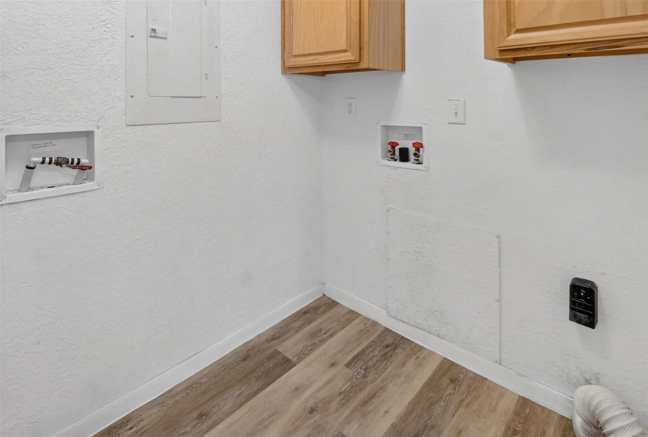 Manufactured Home For Sale in Young County , 1200 1st Street, Graham, Texas 76450, 3 Bedroom, 2 Bathroom, 2 Garage spaces, 1,680 Sqft, built in 2005, mls#21377381, Real Estate Agent in Graham, Homes For Sale in Young county, Homes For Sale in Graham, Realtor in Graham Texas, Real Estate Brokerage Independent Realty Texas, Luminita Cordes Realtor
