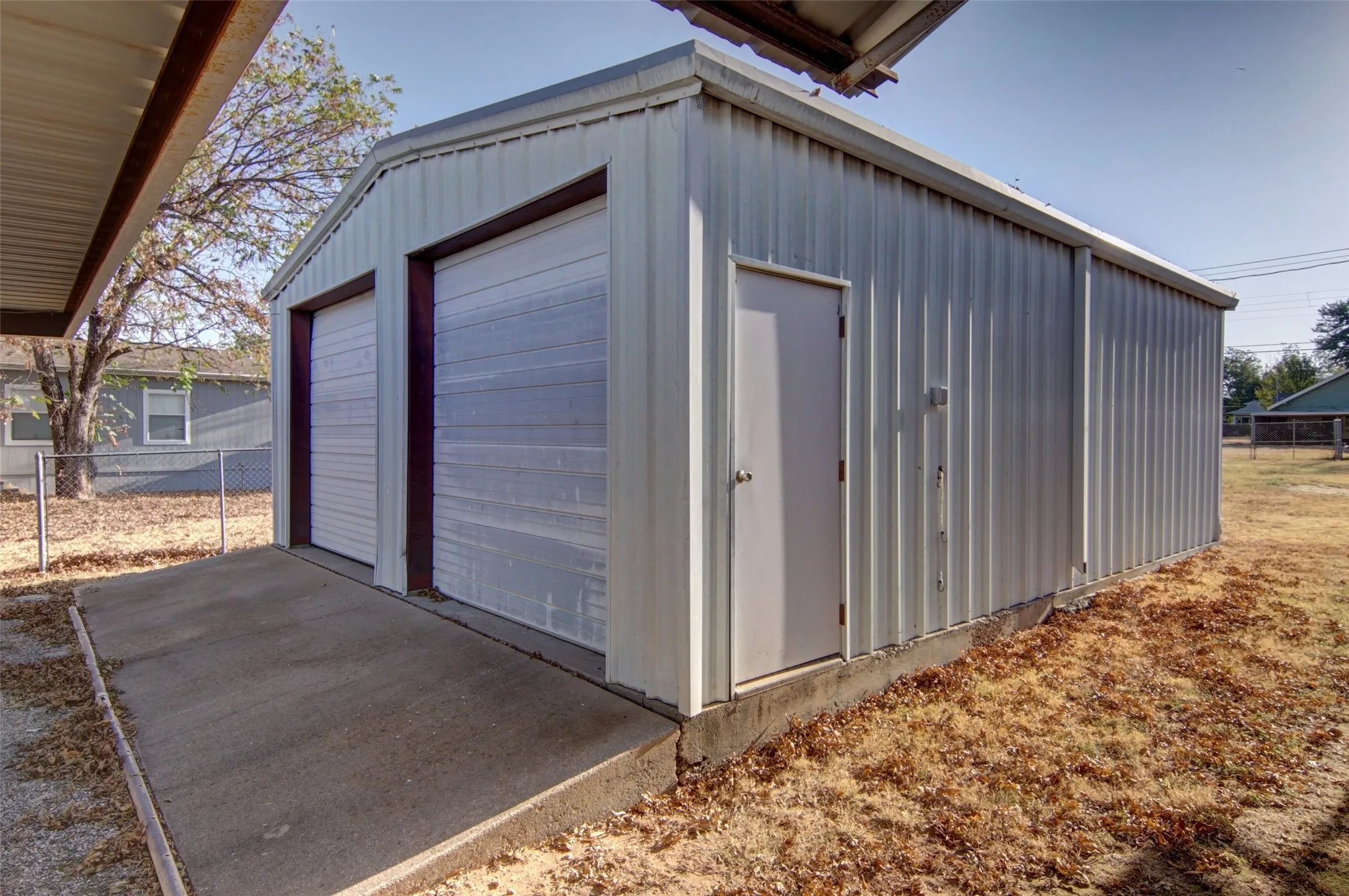 Manufactured Home For Sale in Young County , 1200 1st Street, Graham, Texas 76450, 3 Bedroom, 2 Bathroom, 2 Garage spaces, 1,680 Sqft, built in 2005, mls#21377381, Real Estate Agent in Graham, Homes For Sale in Young county, Homes For Sale in Graham, Realtor in Graham Texas, Real Estate Brokerage Independent Realty Texas, Luminita Cordes Realtor