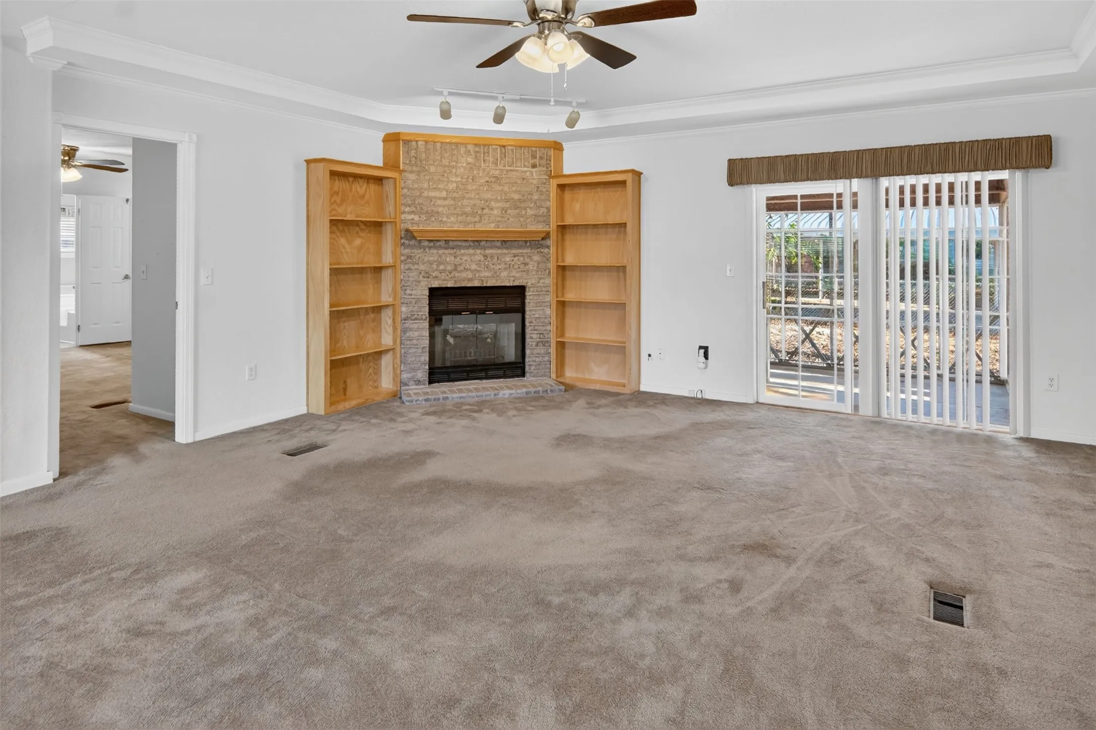Manufactured Home For Sale in Young County , 1200 1st Street, Graham, Texas 76450, 3 Bedroom, 2 Bathroom, 2 Garage spaces, 1,680 Sqft, built in 2005, mls#21377381, Real Estate Agent in Graham, Homes For Sale in Young county, Homes For Sale in Graham, Realtor in Graham Texas, Real Estate Brokerage Independent Realty Texas, Luminita Cordes Realtor