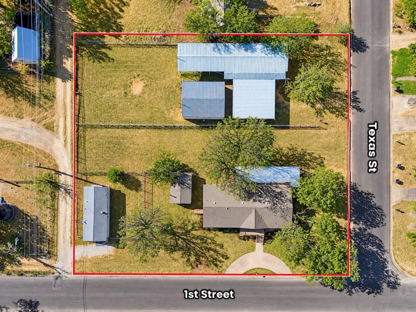 Manufactured Home For Sale in Young County , 1200 1st Street, Graham, Texas 76450, 3 Bedroom, 2 Bathroom, 2 Garage spaces, 1,680 Sqft, built in 2005, mls#21377381, Real Estate Agent in Graham, Homes For Sale in Young county, Homes For Sale in Graham, Realtor in Graham Texas, Real Estate Brokerage Independent Realty Texas, Luminita Cordes Realtor