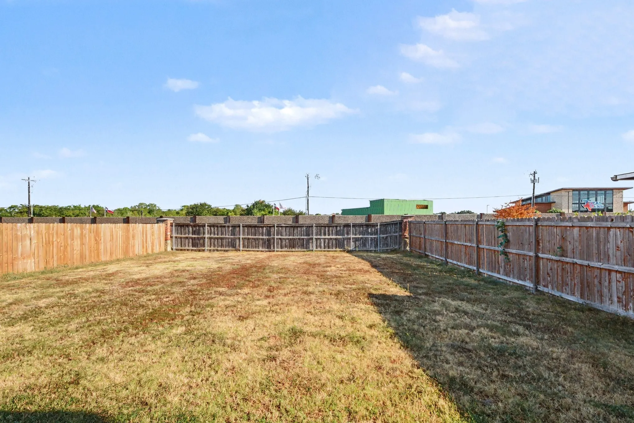Single Family Residence For Sale in Collin County , 2002 Pin Oak Trail, Anna, Texas 75409, 3 Bedroom, 3 Bathroom, 2 Garage spaces, 2,207 Sqft, built in 2004, mls#21376547, Real Estate Agent in Anna, Homes For Sale in Collin county, Homes For Sale in Anna, Realtor in Anna Texas, Real Estate Brokerage Independent Realty Texas, Luminita Cordes Realtor