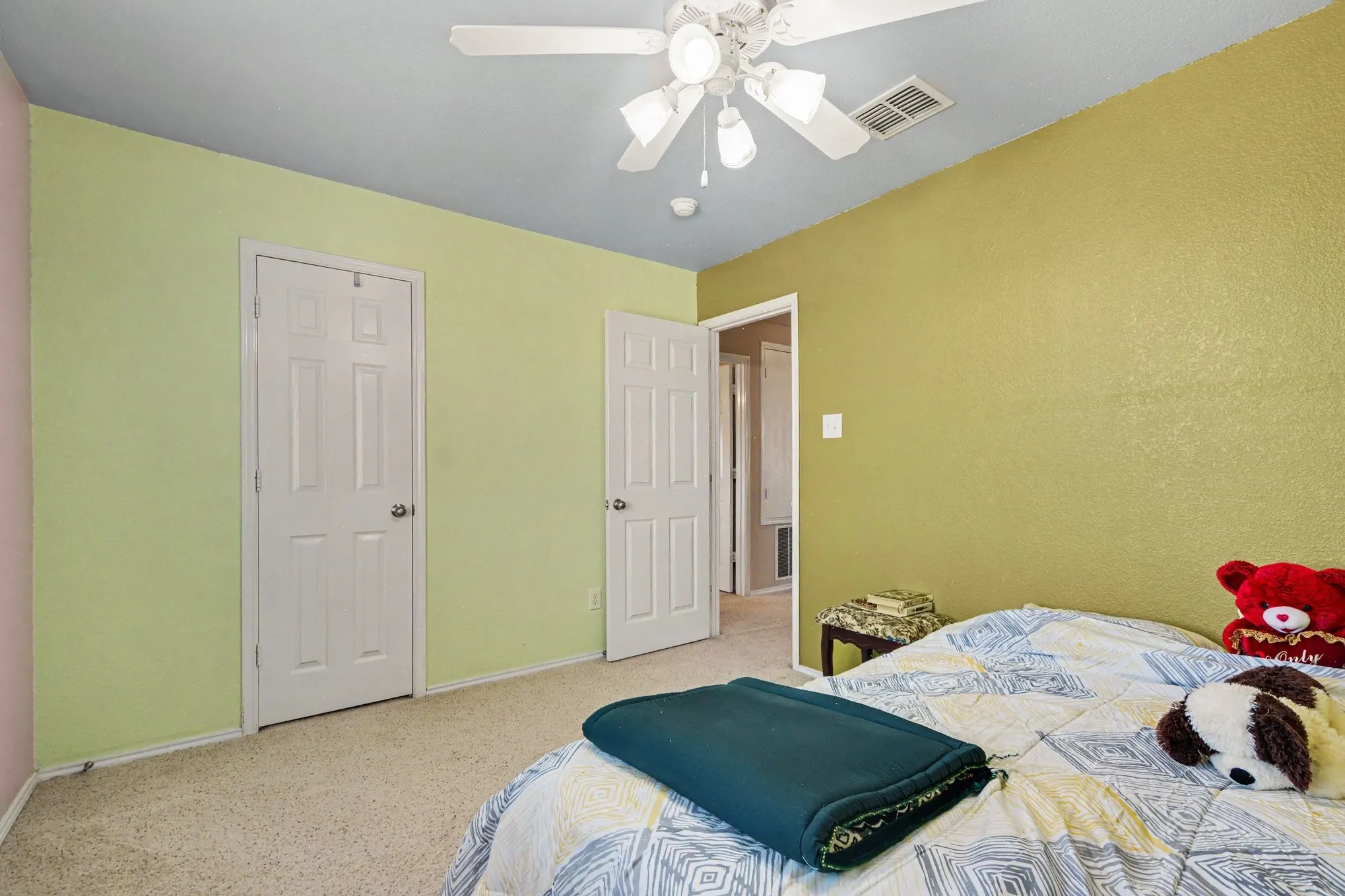 Single Family Residence For Sale in Collin County , 2002 Pin Oak Trail, Anna, Texas 75409, 3 Bedroom, 3 Bathroom, 2 Garage spaces, 2,207 Sqft, built in 2004, mls#21376547, Real Estate Agent in Anna, Homes For Sale in Collin county, Homes For Sale in Anna, Realtor in Anna Texas, Real Estate Brokerage Independent Realty Texas, Luminita Cordes Realtor