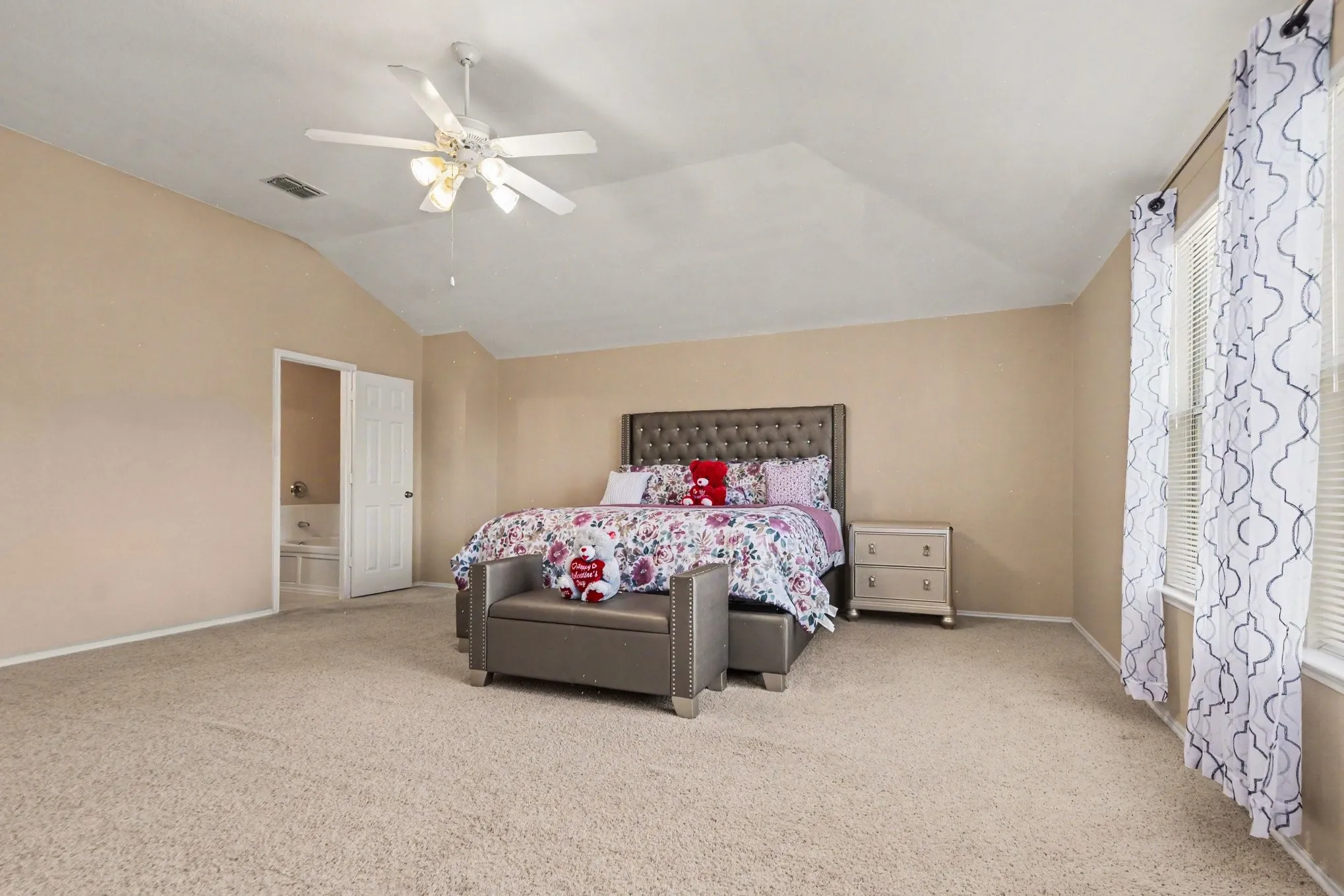 Single Family Residence For Sale in Collin County , 2002 Pin Oak Trail, Anna, Texas 75409, 3 Bedroom, 3 Bathroom, 2 Garage spaces, 2,207 Sqft, built in 2004, mls#21376547, Real Estate Agent in Anna, Homes For Sale in Collin county, Homes For Sale in Anna, Realtor in Anna Texas, Real Estate Brokerage Independent Realty Texas, Luminita Cordes Realtor