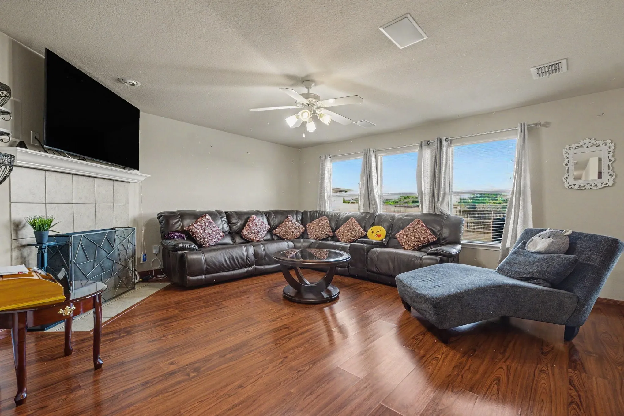 Single Family Residence For Sale in Collin County , 2002 Pin Oak Trail, Anna, Texas 75409, 3 Bedroom, 3 Bathroom, 2 Garage spaces, 2,207 Sqft, built in 2004, mls#21376547, Real Estate Agent in Anna, Homes For Sale in Collin county, Homes For Sale in Anna, Realtor in Anna Texas, Real Estate Brokerage Independent Realty Texas, Luminita Cordes Realtor
