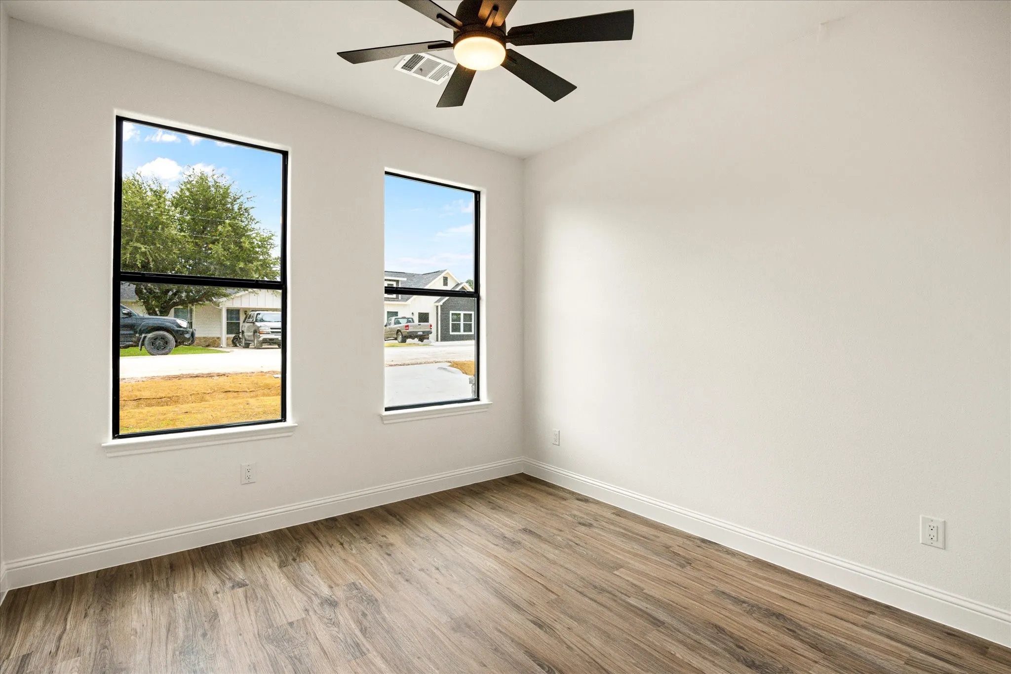 Single Family Residence For Rent in Hood County , 5714 Barkridge Drive, Granbury, Texas 76048, 3 Bedroom, 2 Bathroom, 1 Garage spaces, 1,443 Sqft, built in 2025, mls#21350019, Real Estate Agent in Granbury, Homes For Rent in Hood county, Homes For Rent in Granbury, Realtor in Granbury Texas, Real Estate Brokerage Independent Realty Texas, Luminita Cordes Realtor