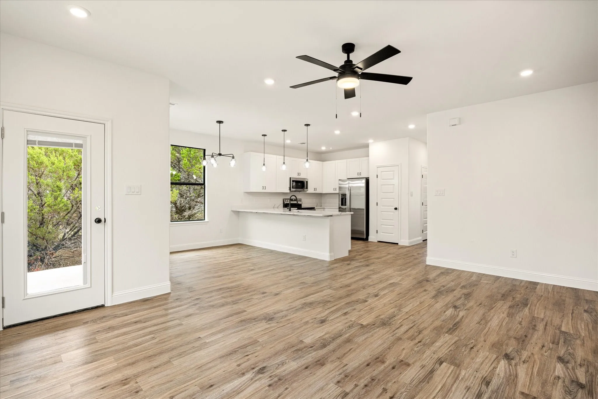 Single Family Residence For Rent in Hood County , 5714 Barkridge Drive, Granbury, Texas 76048, 3 Bedroom, 2 Bathroom, 1 Garage spaces, 1,443 Sqft, built in 2025, mls#21350019, Real Estate Agent in Granbury, Homes For Rent in Hood county, Homes For Rent in Granbury, Realtor in Granbury Texas, Real Estate Brokerage Independent Realty Texas, Luminita Cordes Realtor