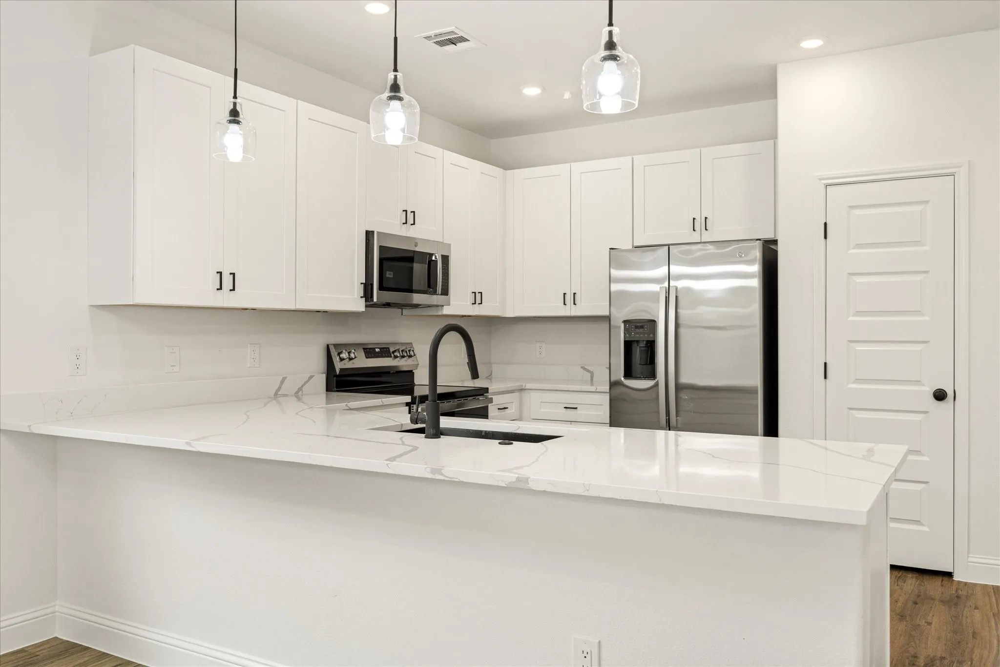Single Family Residence For Rent in Hood County , 5714 Barkridge Drive, Granbury, Texas 76048, 3 Bedroom, 2 Bathroom, 1 Garage spaces, 1,443 Sqft, built in 2025, mls#21350019, Real Estate Agent in Granbury, Homes For Rent in Hood county, Homes For Rent in Granbury, Realtor in Granbury Texas, Real Estate Brokerage Independent Realty Texas, Luminita Cordes Realtor