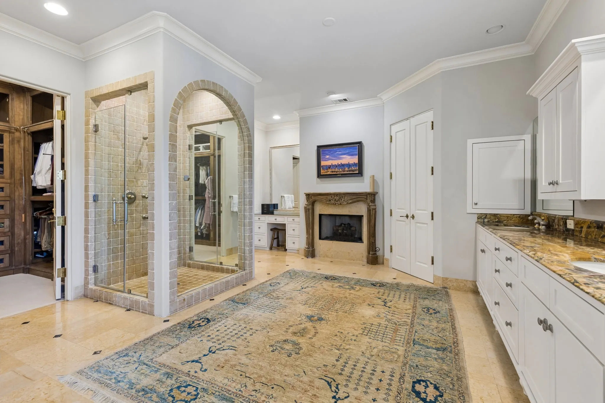 Large Primary Bathroom with his and hers WCs and closets