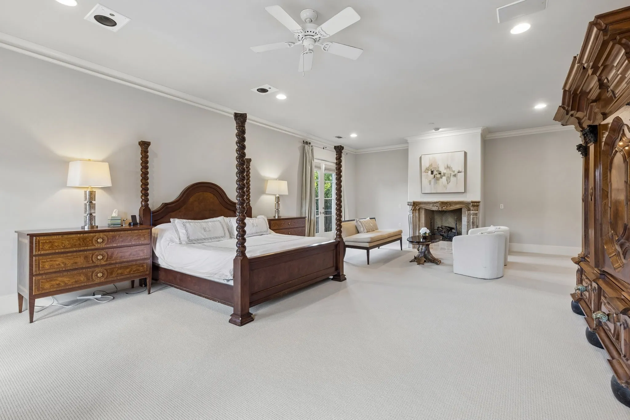 Single Family Residence For Sale in Dallas County , 3516 Beverly Drive, Highland Park, Texas 75205, 5 Bedroom, 7 Bathroom, 3 Garage spaces, 9,084 Sqft, built in 1997, mls#21380217, Real Estate Agent in Highland Park, Homes For Sale in Dallas county, Homes For Sale in Highland Park, Realtor in Highland Park Texas, Real Estate Brokerage Independent Realty Texas, Luminita Cordes Realtor