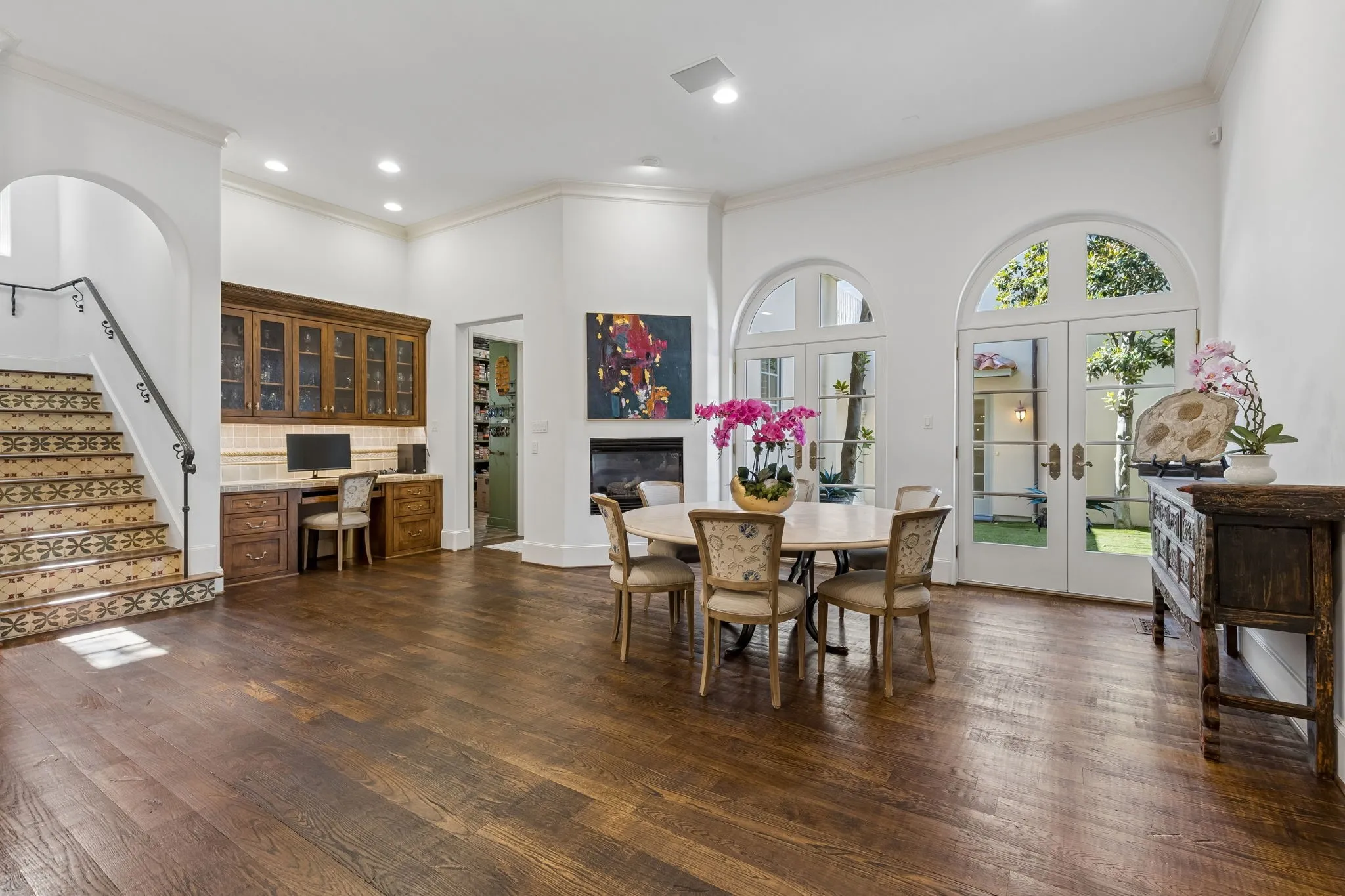 Single Family Residence For Sale in Dallas County , 3516 Beverly Drive, Highland Park, Texas 75205, 5 Bedroom, 7 Bathroom, 3 Garage spaces, 9,084 Sqft, built in 1997, mls#21380217, Real Estate Agent in Highland Park, Homes For Sale in Dallas county, Homes For Sale in Highland Park, Realtor in Highland Park Texas, Real Estate Brokerage Independent Realty Texas, Luminita Cordes Realtor