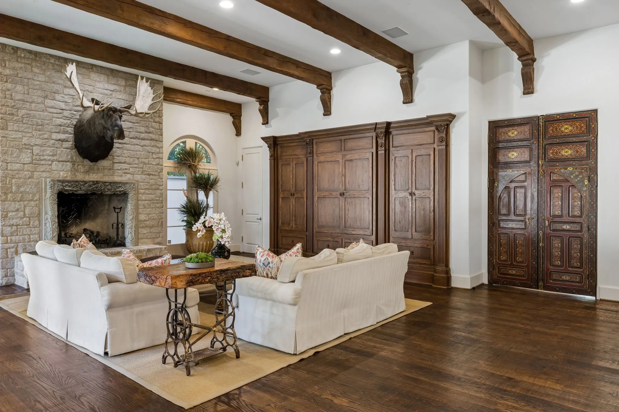 Single Family Residence For Sale in Dallas County , 3516 Beverly Drive, Highland Park, Texas 75205, 5 Bedroom, 7 Bathroom, 3 Garage spaces, 9,084 Sqft, built in 1997, mls#21380217, Real Estate Agent in Highland Park, Homes For Sale in Dallas county, Homes For Sale in Highland Park, Realtor in Highland Park Texas, Real Estate Brokerage Independent Realty Texas, Luminita Cordes Realtor