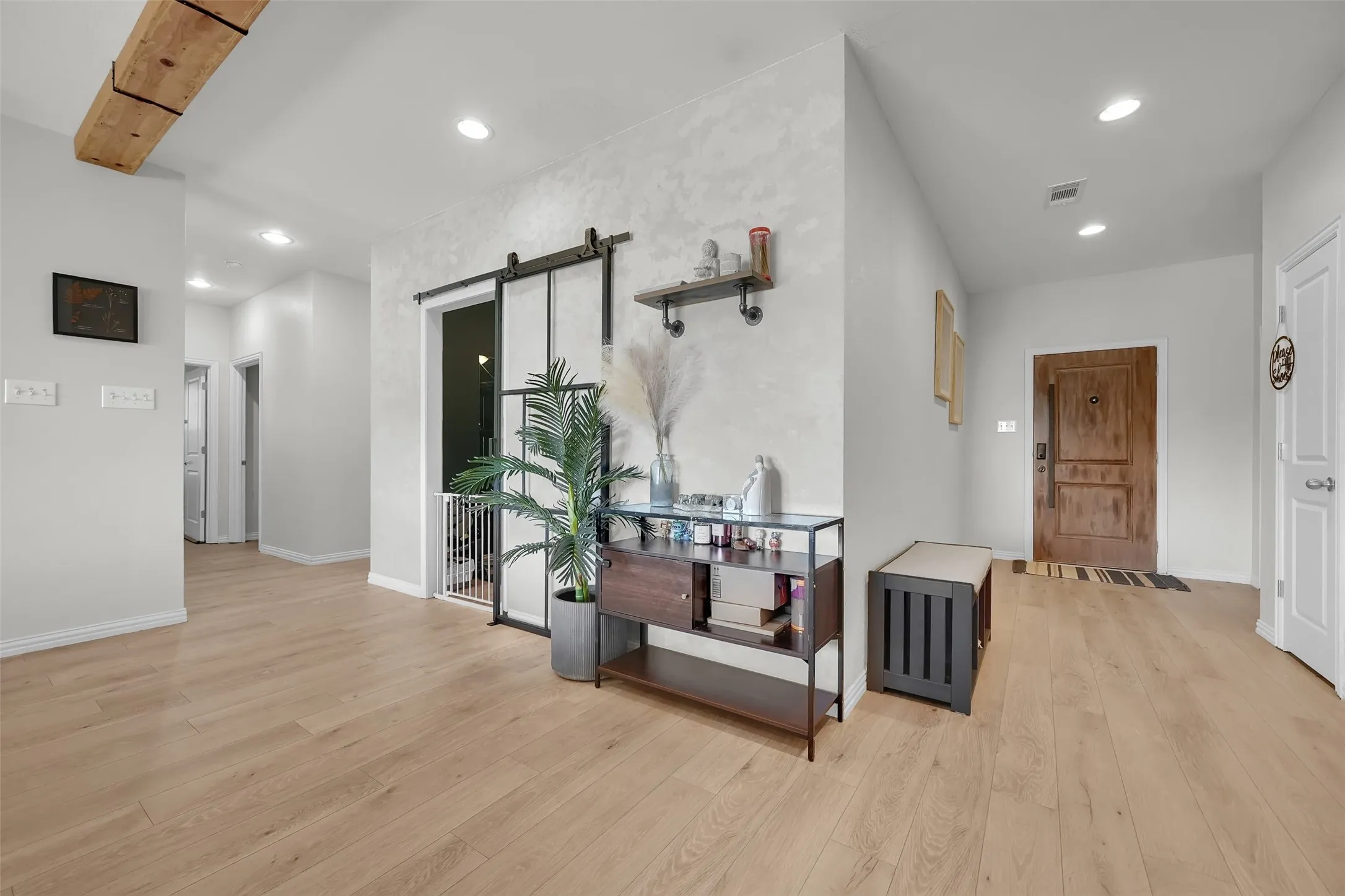 Single Family Residence For Sale in Collin County , 701 Overland Trail, Mc Kinney, Texas 75071, 4 Bedroom, 3 Bathroom, 3 Garage spaces, 2,433 Sqft, built in 2016, mls#21374632, Real Estate Agent in Mc Kinney, Homes For Sale in Collin county, Homes For Sale in Mc Kinney, Realtor in Mc Kinney Texas, Real Estate Brokerage Independent Realty Texas, Luminita Cordes Realtor