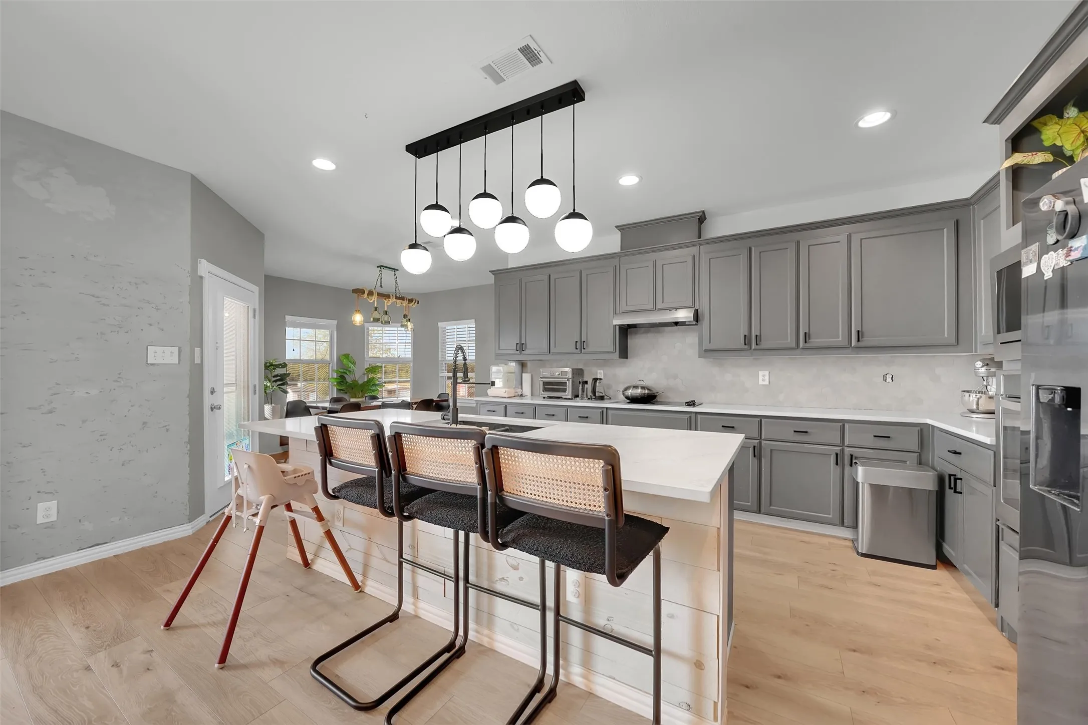 Single Family Residence For Sale in Collin County , 701 Overland Trail, Mc Kinney, Texas 75071, 4 Bedroom, 3 Bathroom, 3 Garage spaces, 2,433 Sqft, built in 2016, mls#21374632, Real Estate Agent in Mc Kinney, Homes For Sale in Collin county, Homes For Sale in Mc Kinney, Realtor in Mc Kinney Texas, Real Estate Brokerage Independent Realty Texas, Luminita Cordes Realtor