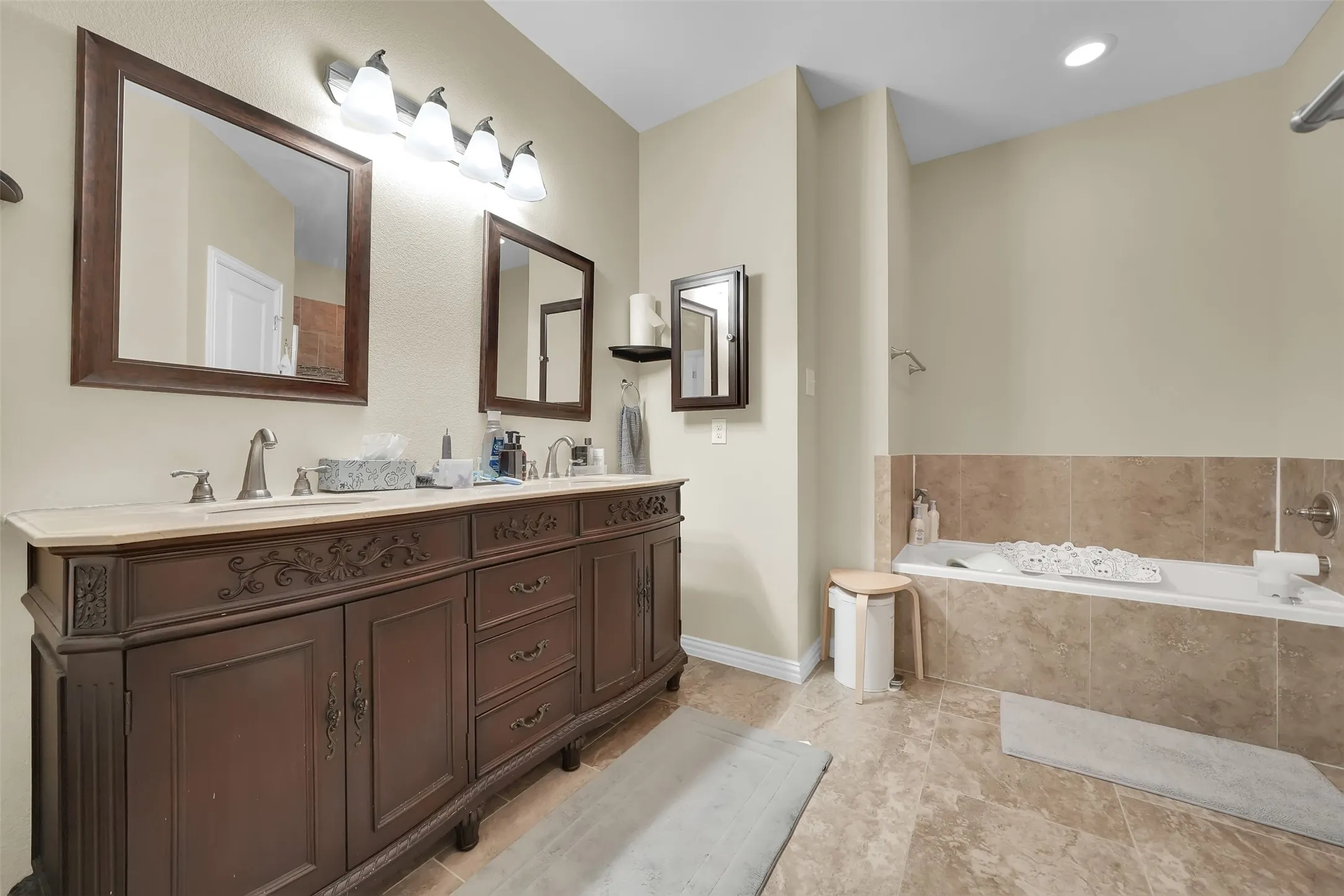 Single Family Residence For Sale in Collin County , 701 Overland Trail, Mc Kinney, Texas 75071, 4 Bedroom, 3 Bathroom, 3 Garage spaces, 2,433 Sqft, built in 2016, mls#21374632, Real Estate Agent in Mc Kinney, Homes For Sale in Collin county, Homes For Sale in Mc Kinney, Realtor in Mc Kinney Texas, Real Estate Brokerage Independent Realty Texas, Luminita Cordes Realtor