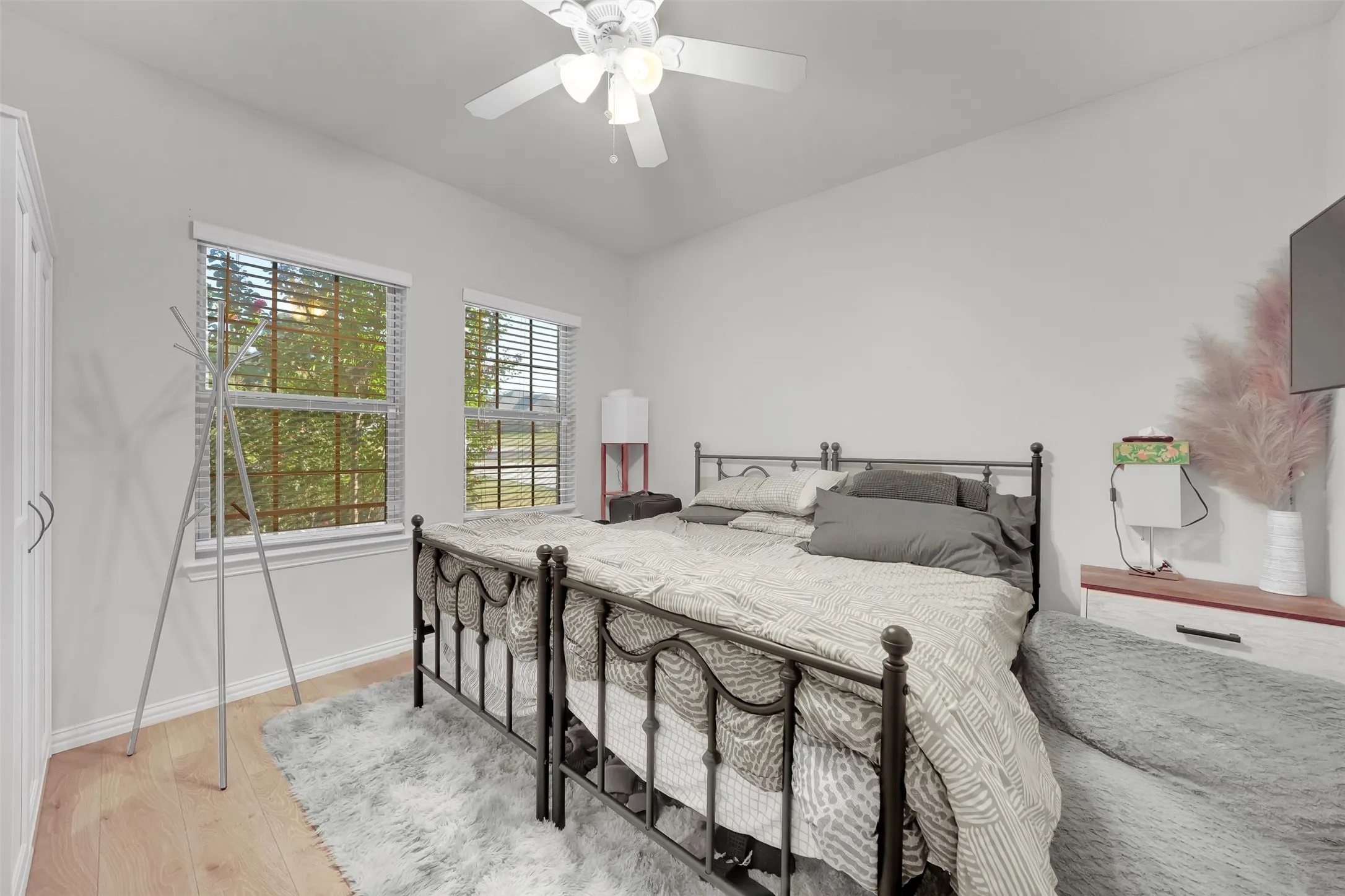 Single Family Residence For Sale in Collin County , 701 Overland Trail, Mc Kinney, Texas 75071, 4 Bedroom, 3 Bathroom, 3 Garage spaces, 2,433 Sqft, built in 2016, mls#21374632, Real Estate Agent in Mc Kinney, Homes For Sale in Collin county, Homes For Sale in Mc Kinney, Realtor in Mc Kinney Texas, Real Estate Brokerage Independent Realty Texas, Luminita Cordes Realtor