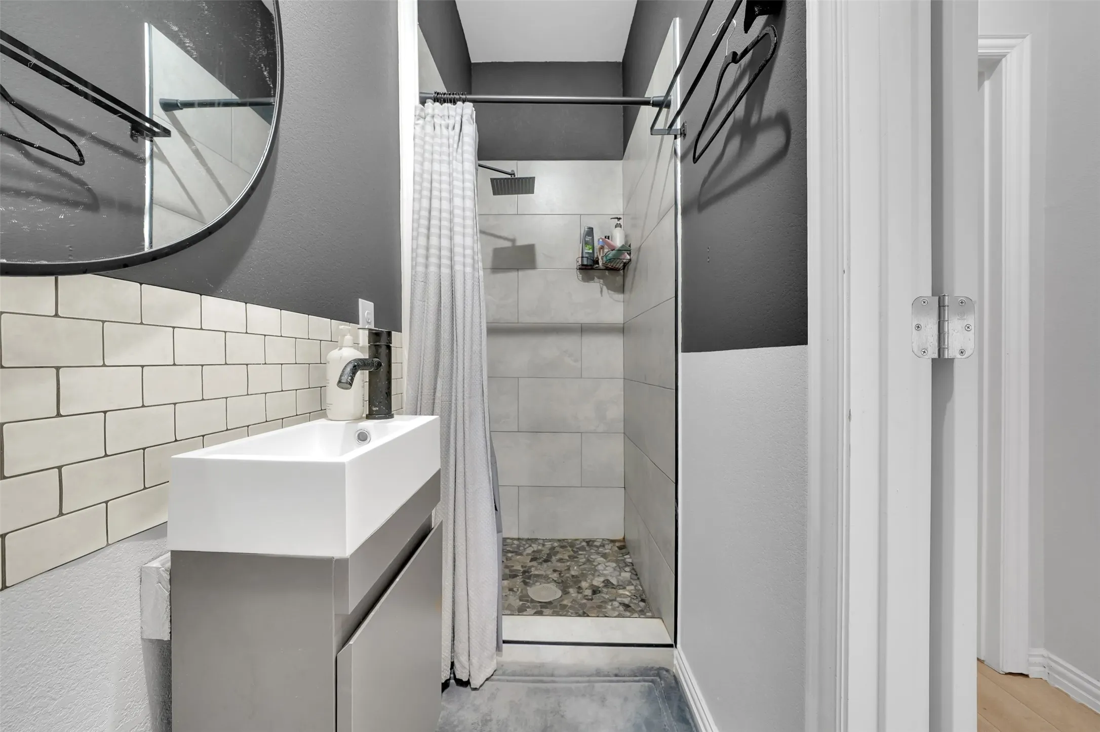 Single Family Residence For Sale in Collin County , 701 Overland Trail, Mc Kinney, Texas 75071, 4 Bedroom, 3 Bathroom, 3 Garage spaces, 2,433 Sqft, built in 2016, mls#21374632, Real Estate Agent in Mc Kinney, Homes For Sale in Collin county, Homes For Sale in Mc Kinney, Realtor in Mc Kinney Texas, Real Estate Brokerage Independent Realty Texas, Luminita Cordes Realtor