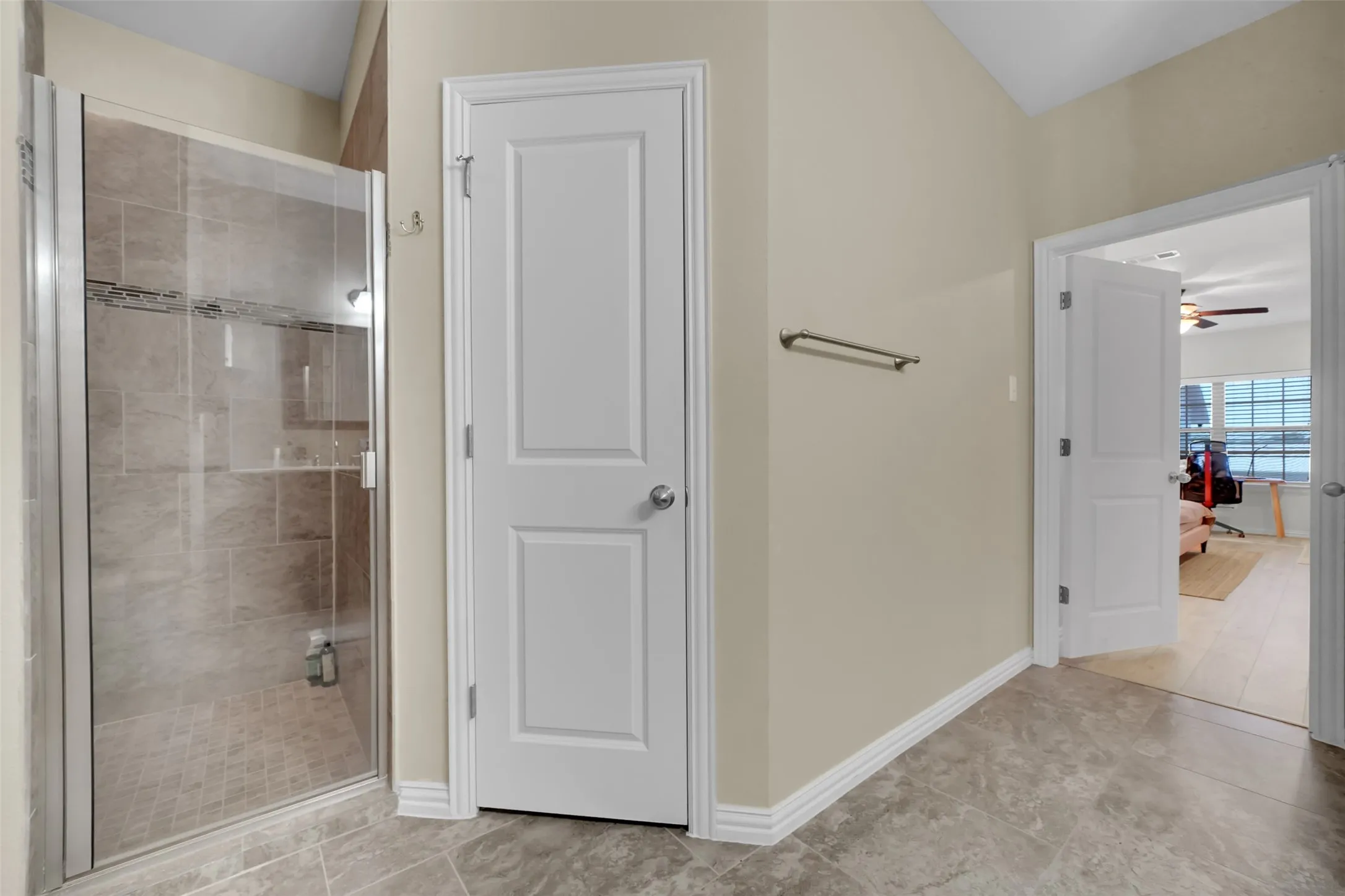 Single Family Residence For Sale in Collin County , 701 Overland Trail, Mc Kinney, Texas 75071, 4 Bedroom, 3 Bathroom, 3 Garage spaces, 2,433 Sqft, built in 2016, mls#21374632, Real Estate Agent in Mc Kinney, Homes For Sale in Collin county, Homes For Sale in Mc Kinney, Realtor in Mc Kinney Texas, Real Estate Brokerage Independent Realty Texas, Luminita Cordes Realtor