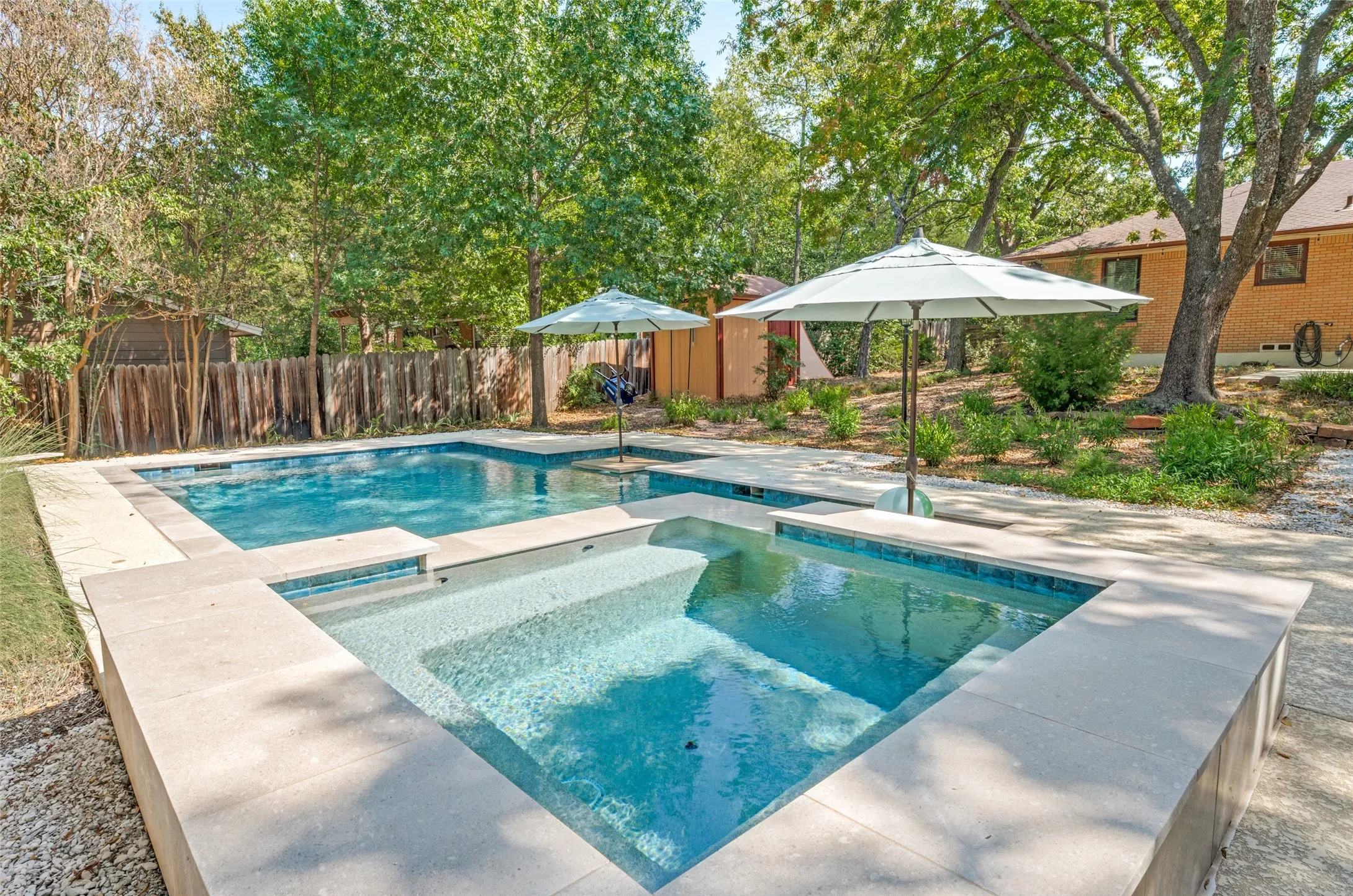 Single Family Residence For Sale in Denton County , 1403 Greenwood Drive, Denton, Texas 76209, 3 Bedroom, 2 Bathroom, 2 Garage spaces, 1,510 Sqft, built in 1955, mls#21374013, Real Estate Agent in Denton, Homes For Sale in Denton county, Homes For Sale in Denton, Realtor in Denton Texas, Real Estate Brokerage Independent Realty Texas, Luminita Cordes Realtor