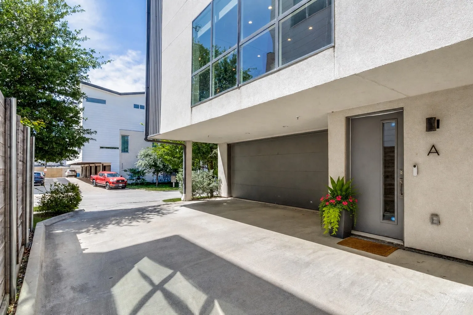 Condominium For Sale in Dallas County , 5907 Lindell Avenue A, Dallas, Texas 75206, 2 Bedroom, 4 Bathroom, 2 Garage spaces, 2,154 Sqft, built in 2017, mls#21380353, Real Estate Agent in Dallas, Homes For Sale in Dallas county, Homes For Sale in Dallas, Realtor in Dallas Texas, Real Estate Brokerage Independent Realty Texas, Luminita Cordes Realtor