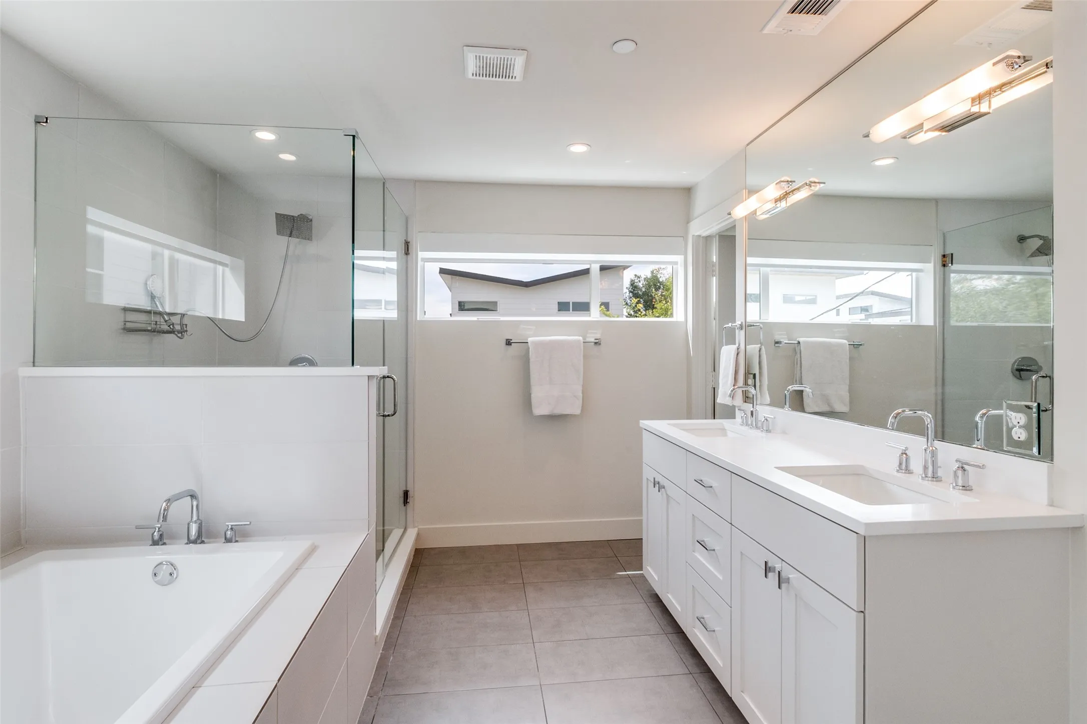 Condominium For Sale in Dallas County , 5907 Lindell Avenue A, Dallas, Texas 75206, 2 Bedroom, 4 Bathroom, 2 Garage spaces, 2,154 Sqft, built in 2017, mls#21380353, Real Estate Agent in Dallas, Homes For Sale in Dallas county, Homes For Sale in Dallas, Realtor in Dallas Texas, Real Estate Brokerage Independent Realty Texas, Luminita Cordes Realtor