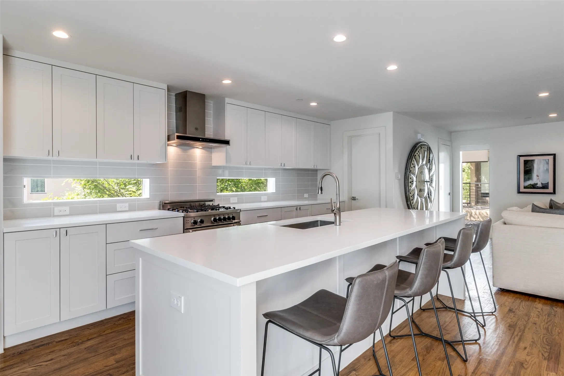 Condominium For Sale in Dallas County , 5907 Lindell Avenue A, Dallas, Texas 75206, 2 Bedroom, 4 Bathroom, 2 Garage spaces, 2,154 Sqft, built in 2017, mls#21380353, Real Estate Agent in Dallas, Homes For Sale in Dallas county, Homes For Sale in Dallas, Realtor in Dallas Texas, Real Estate Brokerage Independent Realty Texas, Luminita Cordes Realtor