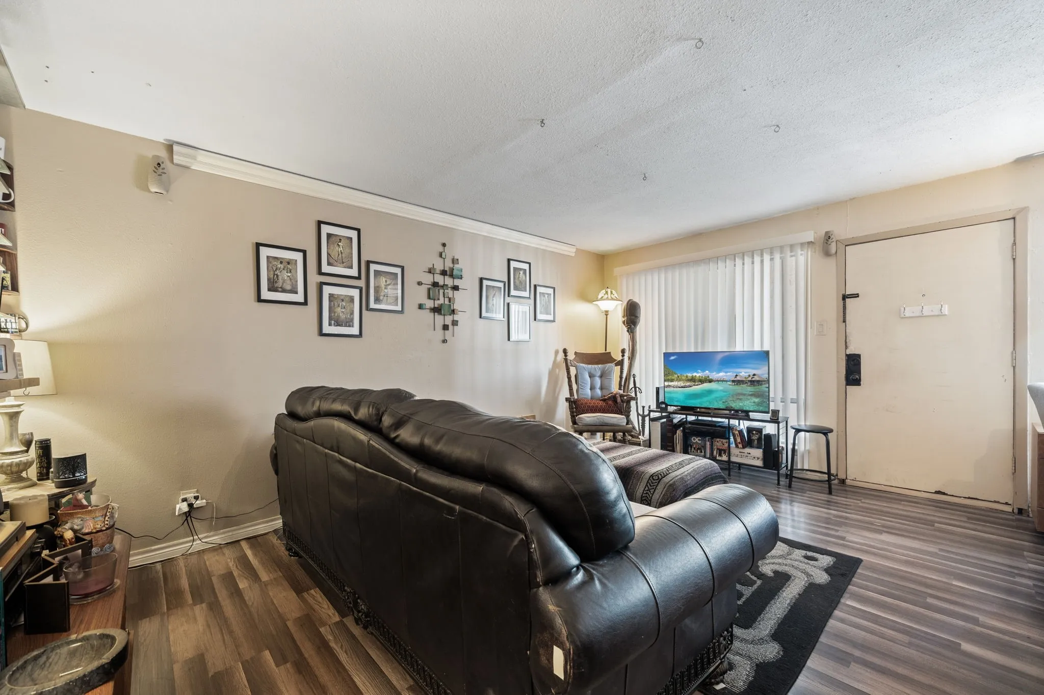 Condominium For Sale in Dallas County , 5001 Bowser Avenue 115, Dallas, Texas 75209, 1 Bedroom, 1 Bathroom, Garage spaces, 617 Sqft, built in 1962, mls#21358968, Real Estate Agent in Dallas, Homes For Sale in Dallas county, Homes For Sale in Dallas, Realtor in Dallas Texas, Real Estate Brokerage Independent Realty Texas, Luminita Cordes Realtor