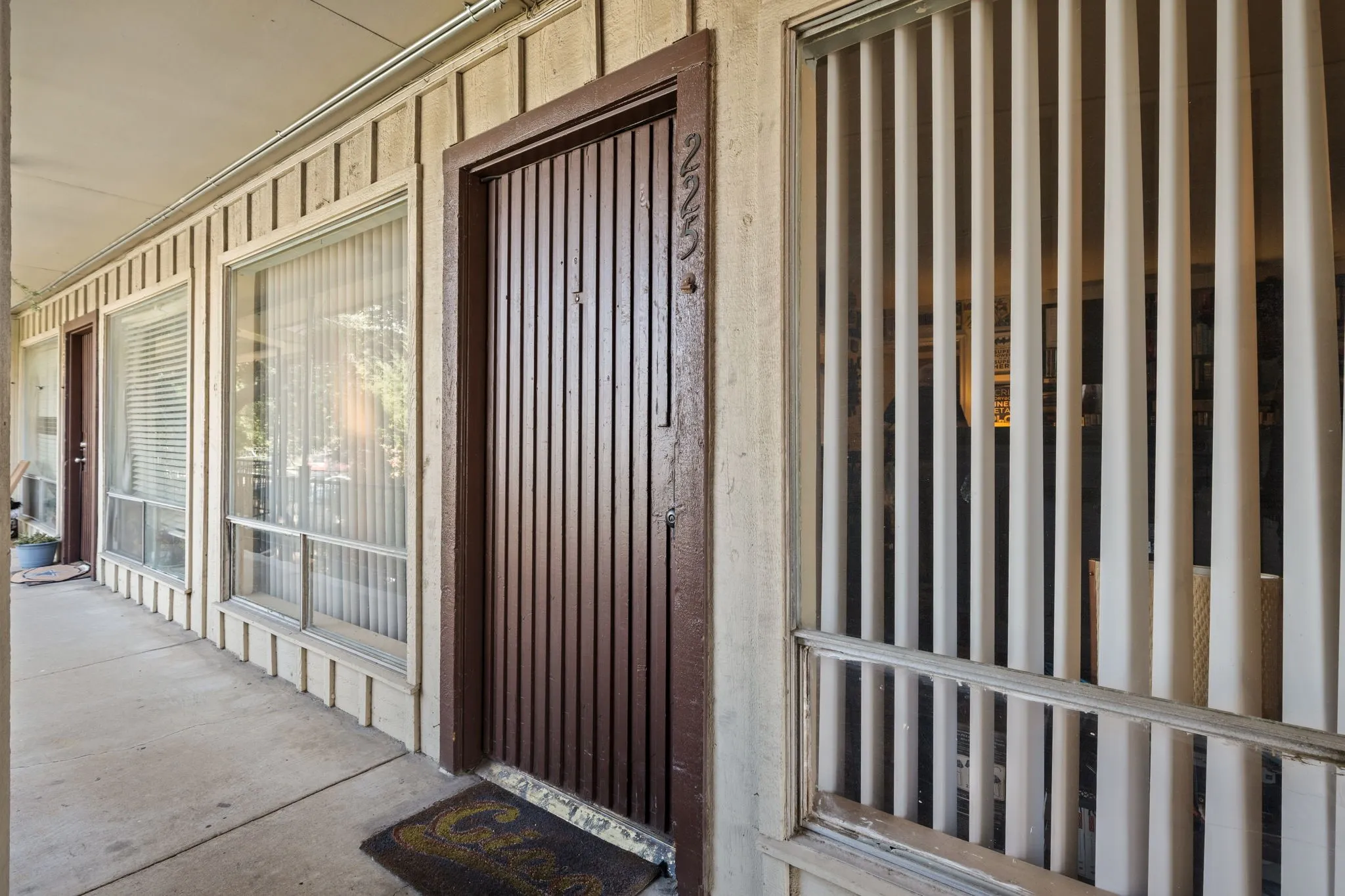 Condominium For Sale in Dallas County , 5001 Bowser Avenue 115, Dallas, Texas 75209, 1 Bedroom, 1 Bathroom, Garage spaces, 617 Sqft, built in 1962, mls#21358968, Real Estate Agent in Dallas, Homes For Sale in Dallas county, Homes For Sale in Dallas, Realtor in Dallas Texas, Real Estate Brokerage Independent Realty Texas, Luminita Cordes Realtor